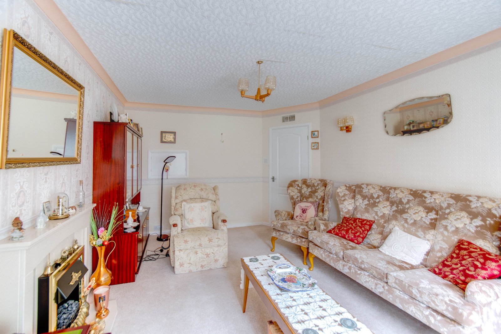2 bed bungalow for sale in Long Leasow, Birmingham  - Property Image 3