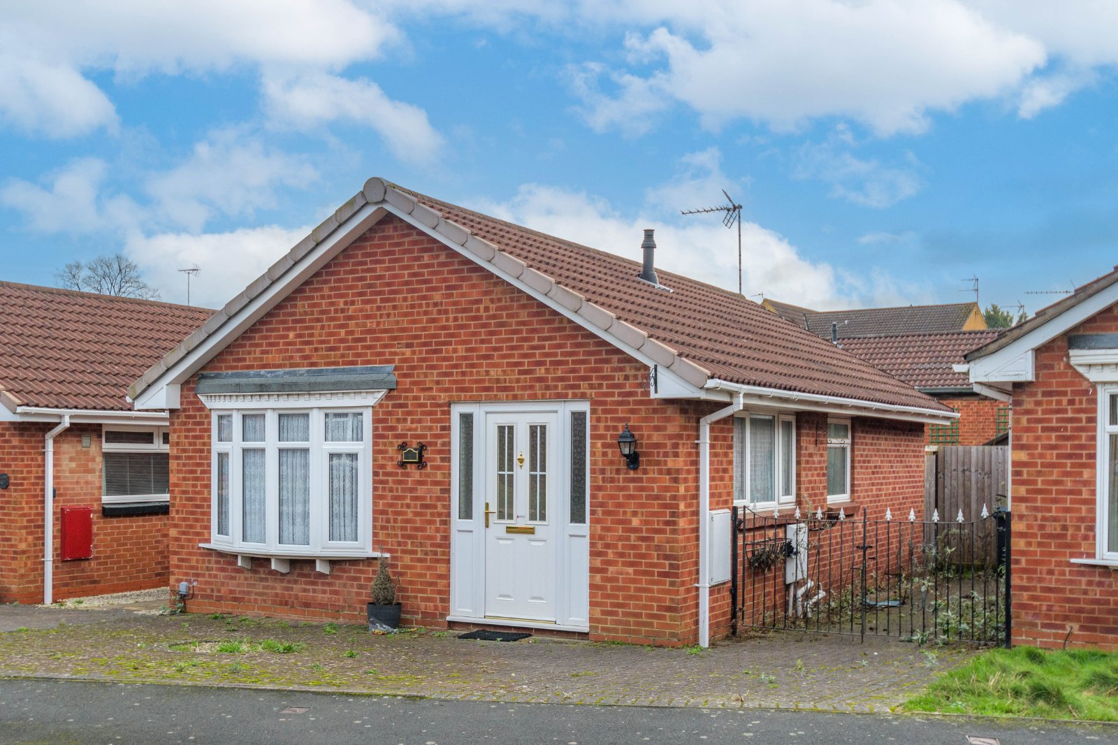 2 bed bungalow for sale in Rednal Mill Drive, Rednal - Property Image 1