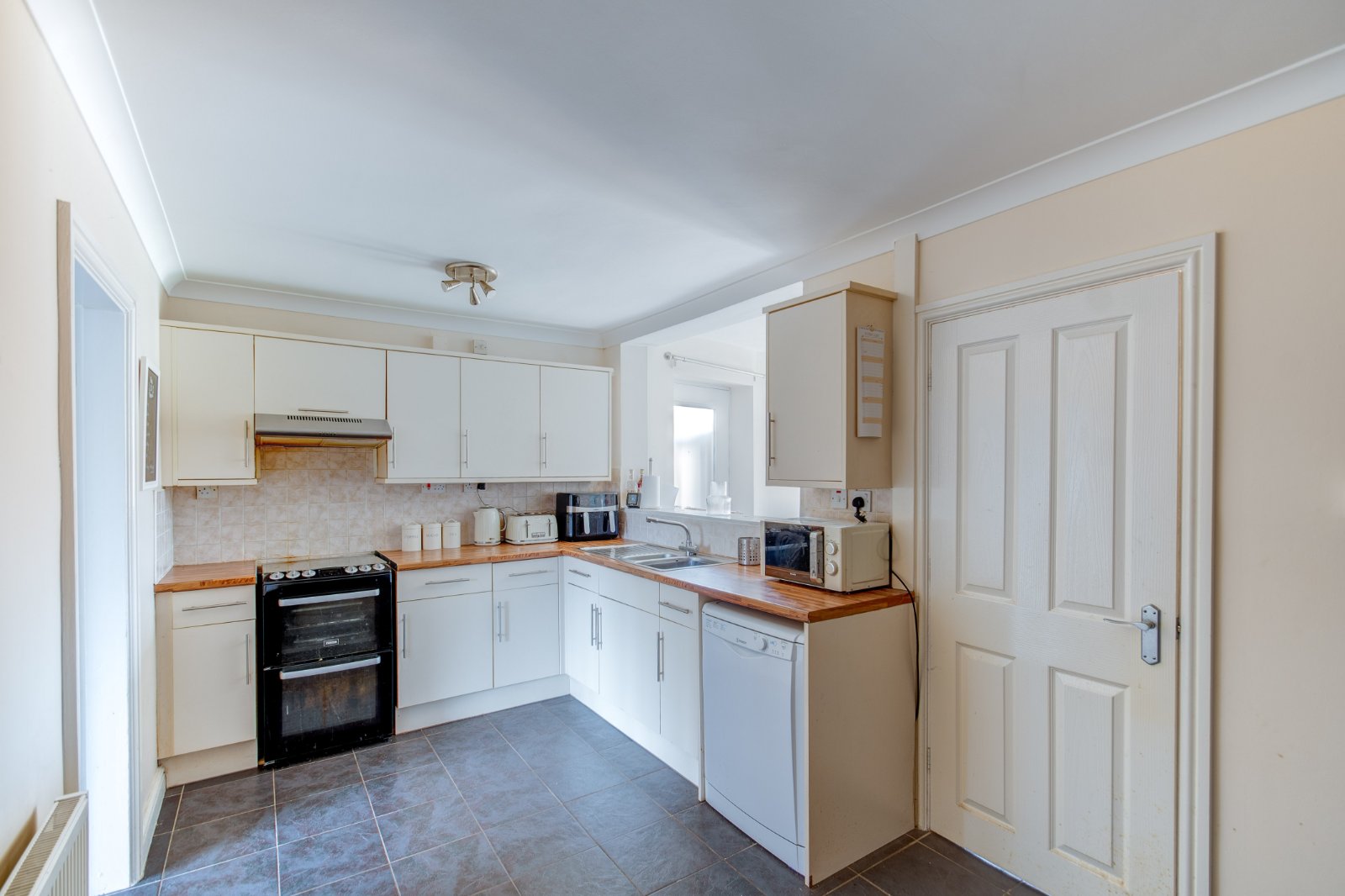 3 bed house for sale in Eachway, Rubery 2