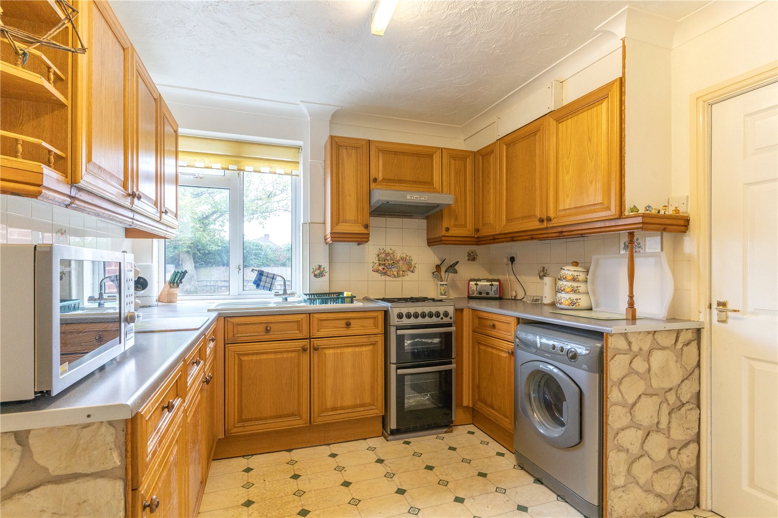 3 bed house for sale in Gauden Road, Stourbridge 3
