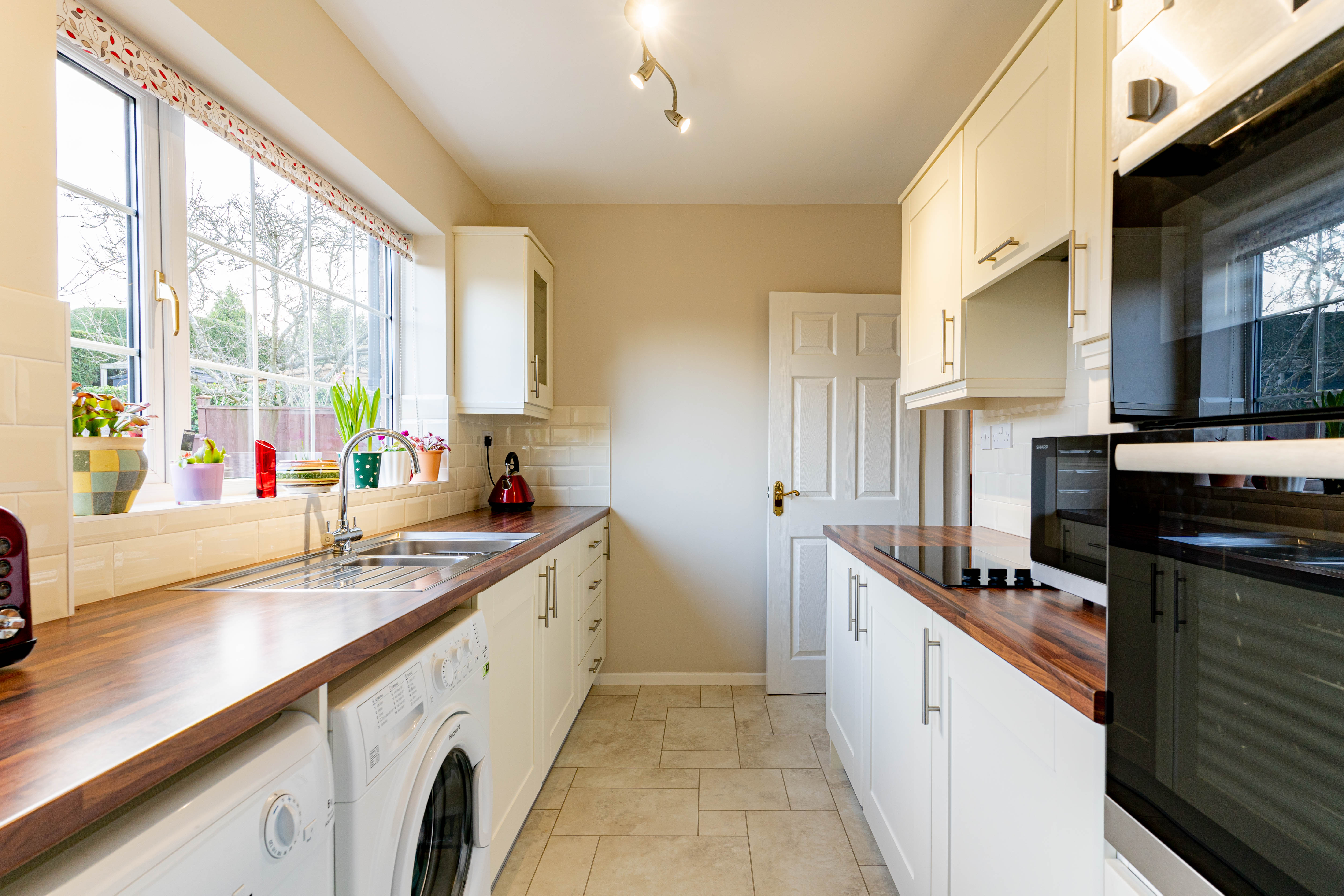 3 bed house for sale in Drew Crescent, Stourbridge  - Property Image 2