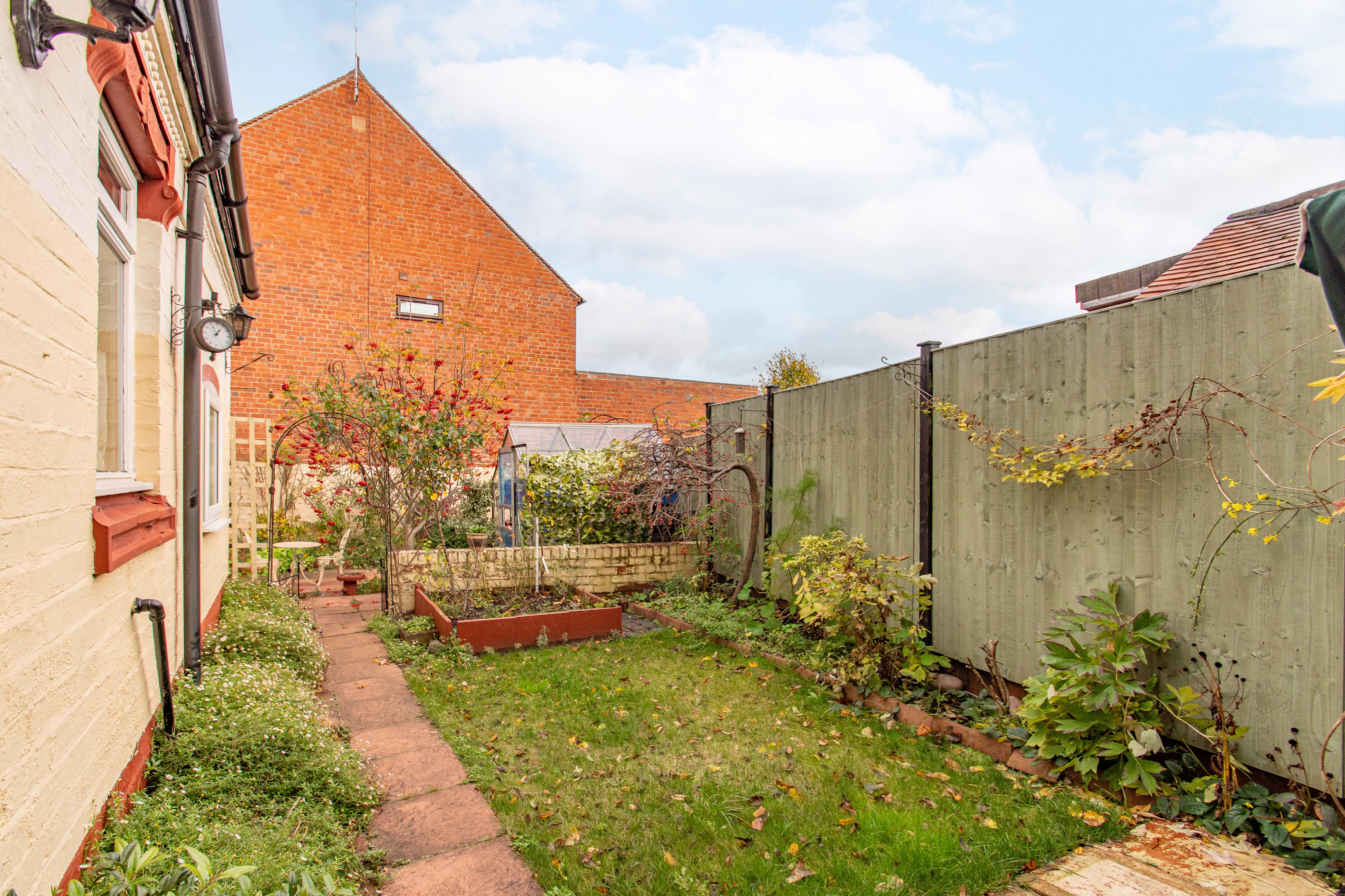 3 bed house for sale in Bower Lane, Brierley Hill  - Property Image 11