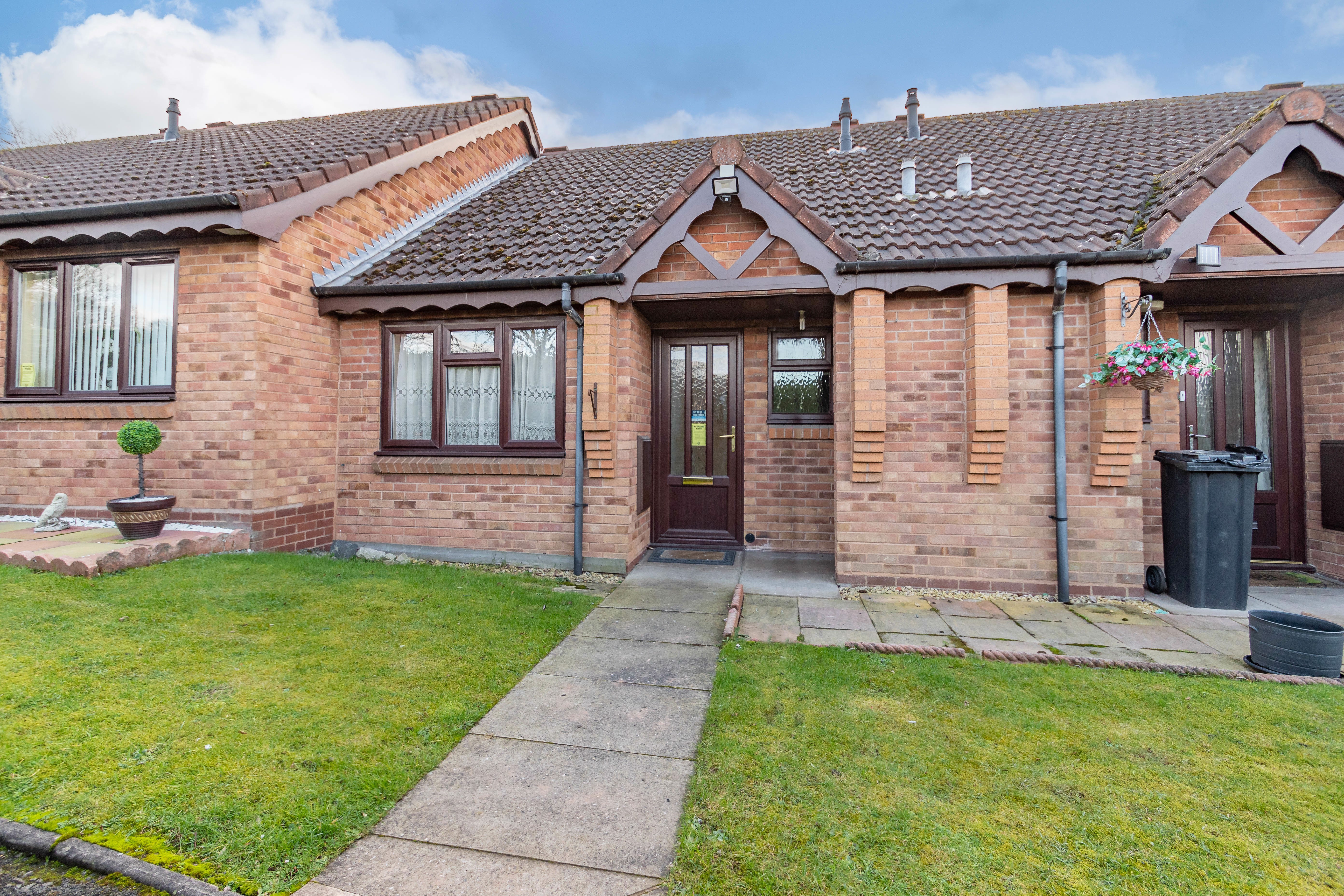 1 bed bungalow for sale in Westland Gardens, Stourbridge - Property Image 1