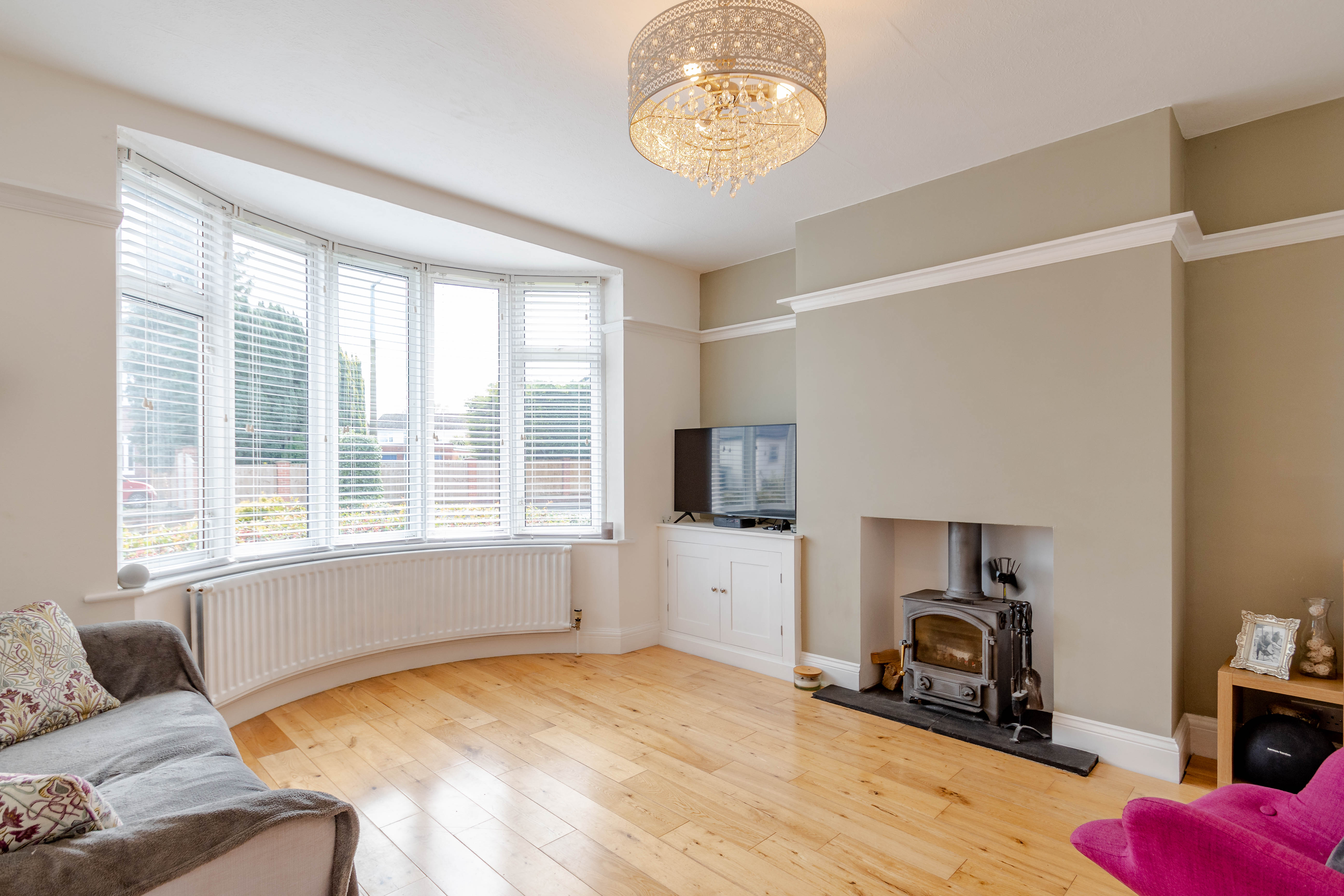 4 bed house for sale in Vicarage Road, Wollaston 1