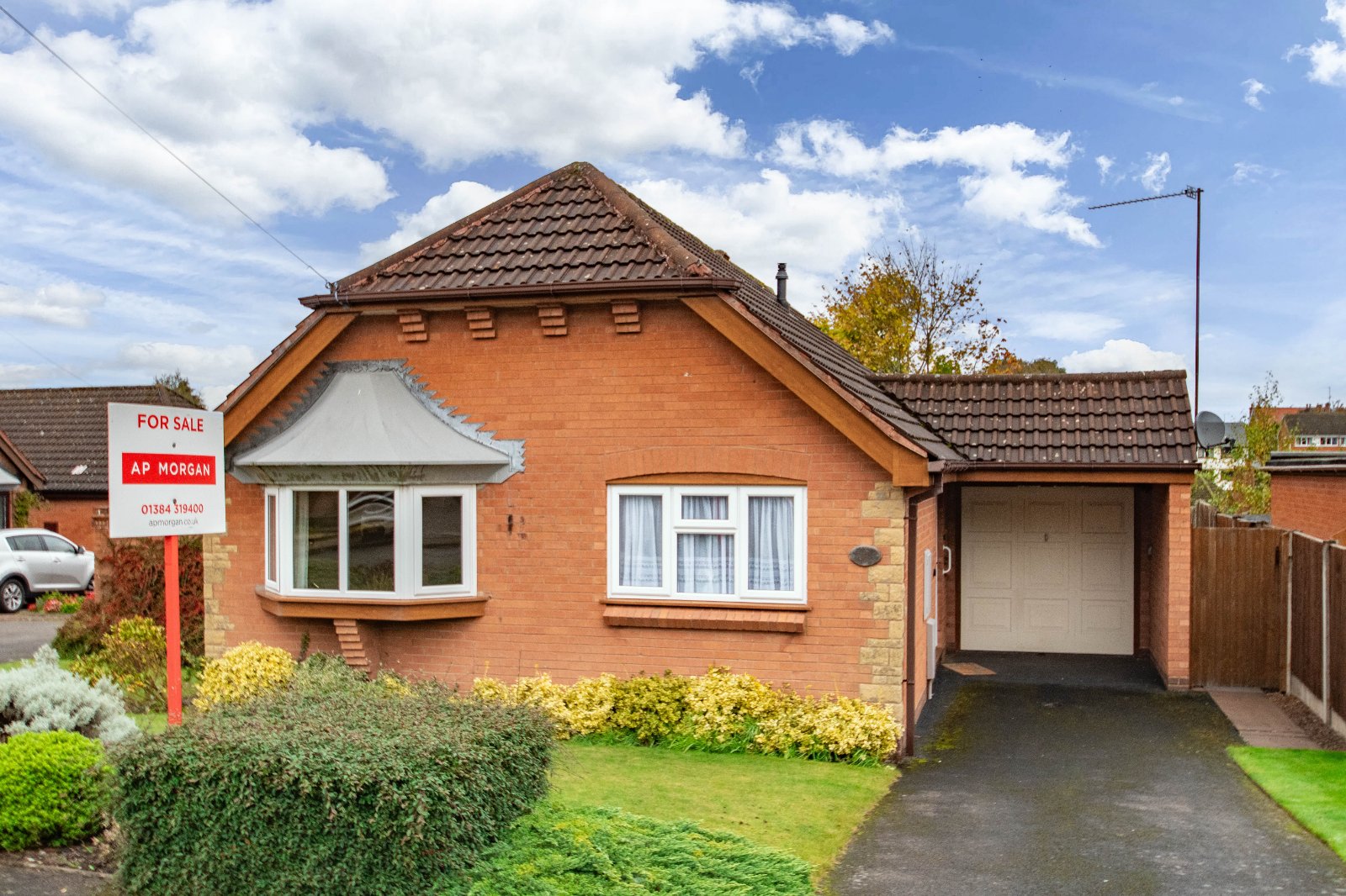 2 bed bungalow for sale in Morning Pines, Stourbridge  - Property Image 1