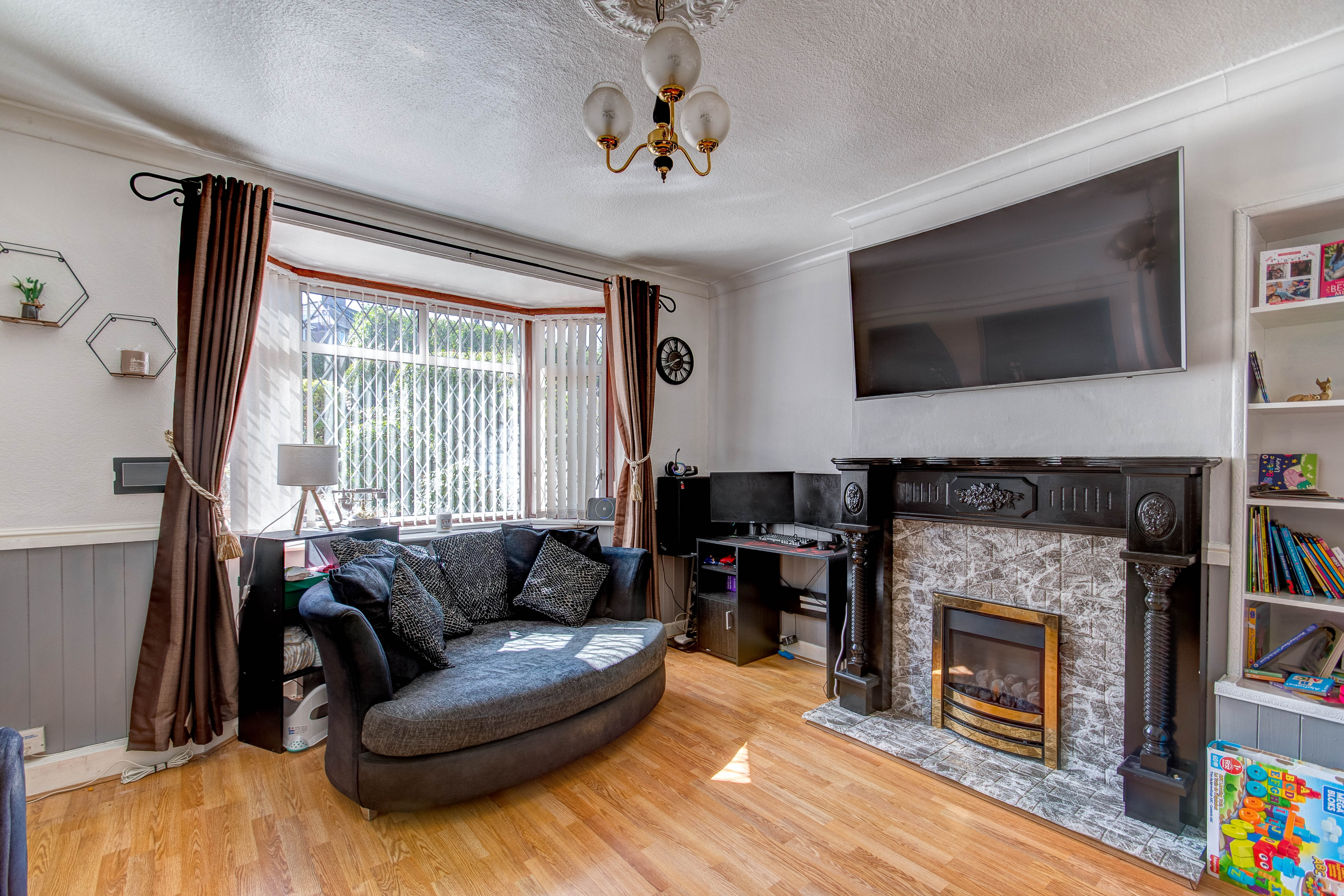 3 bed house for sale in Highfield Crescent, Halesowen  - Property Image 2