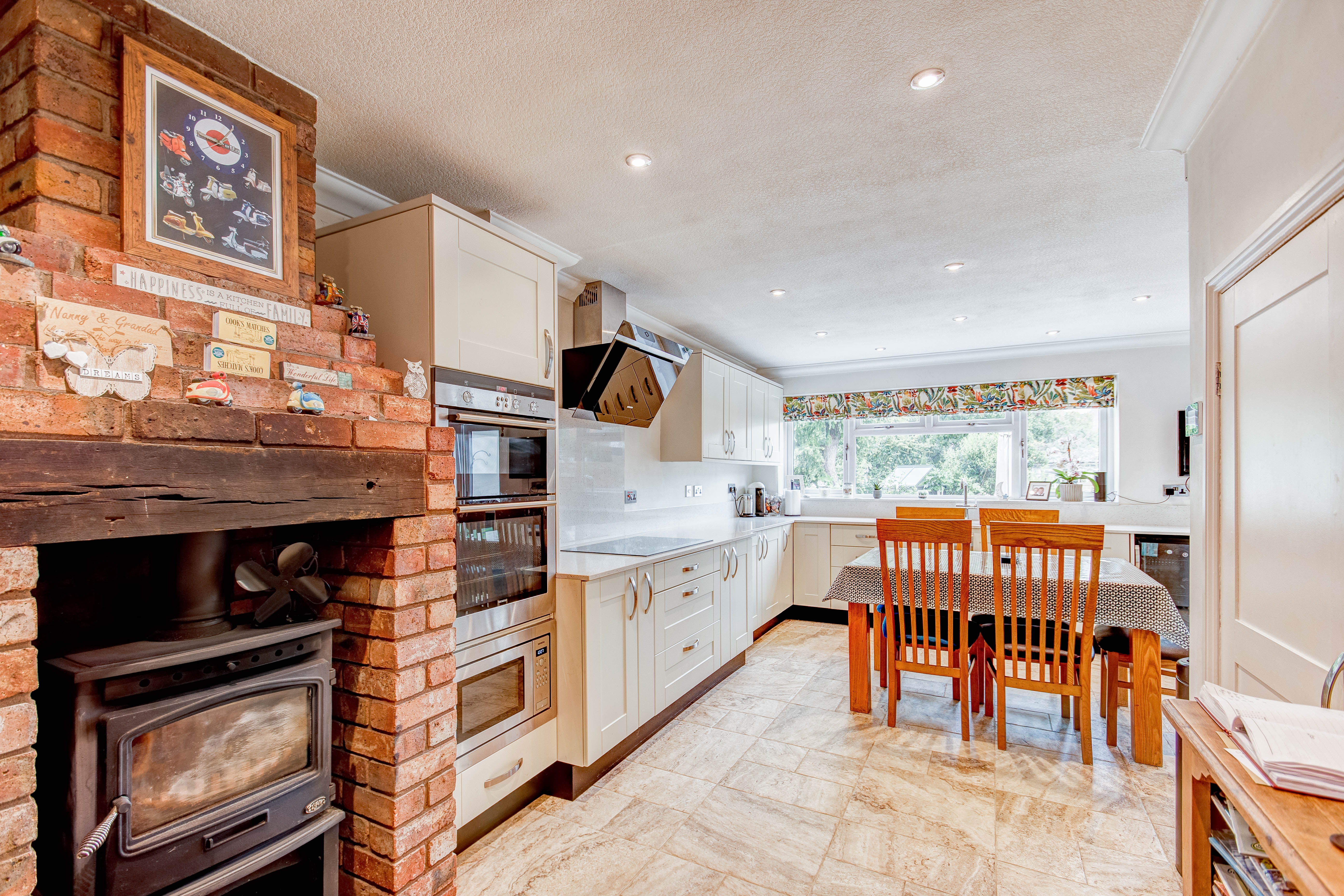 4 bed house for sale in Worcester Street, Stourbridge  - Property Image 2