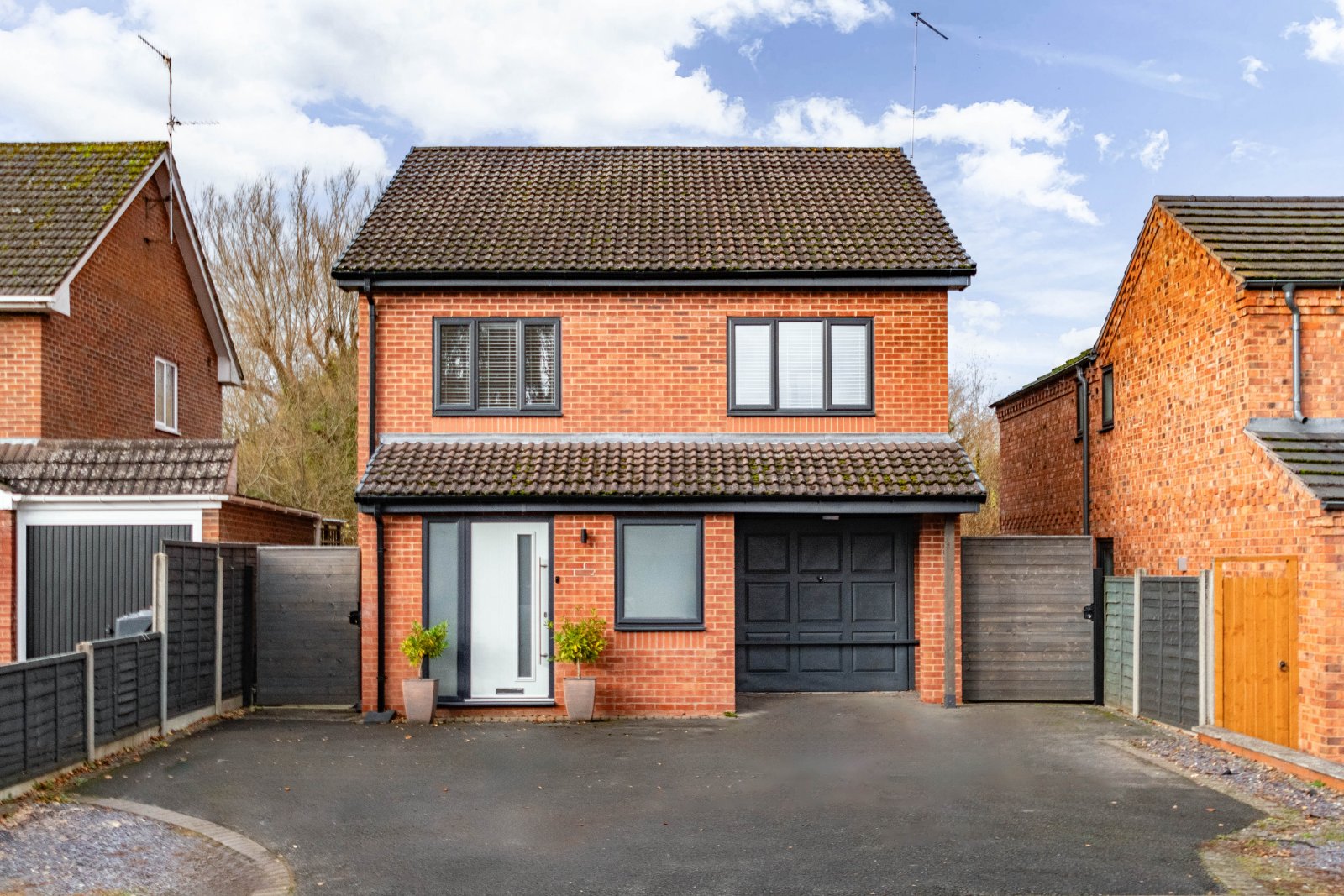 4 bed house for sale in Meadowcroft, Hagley  - Property Image 1