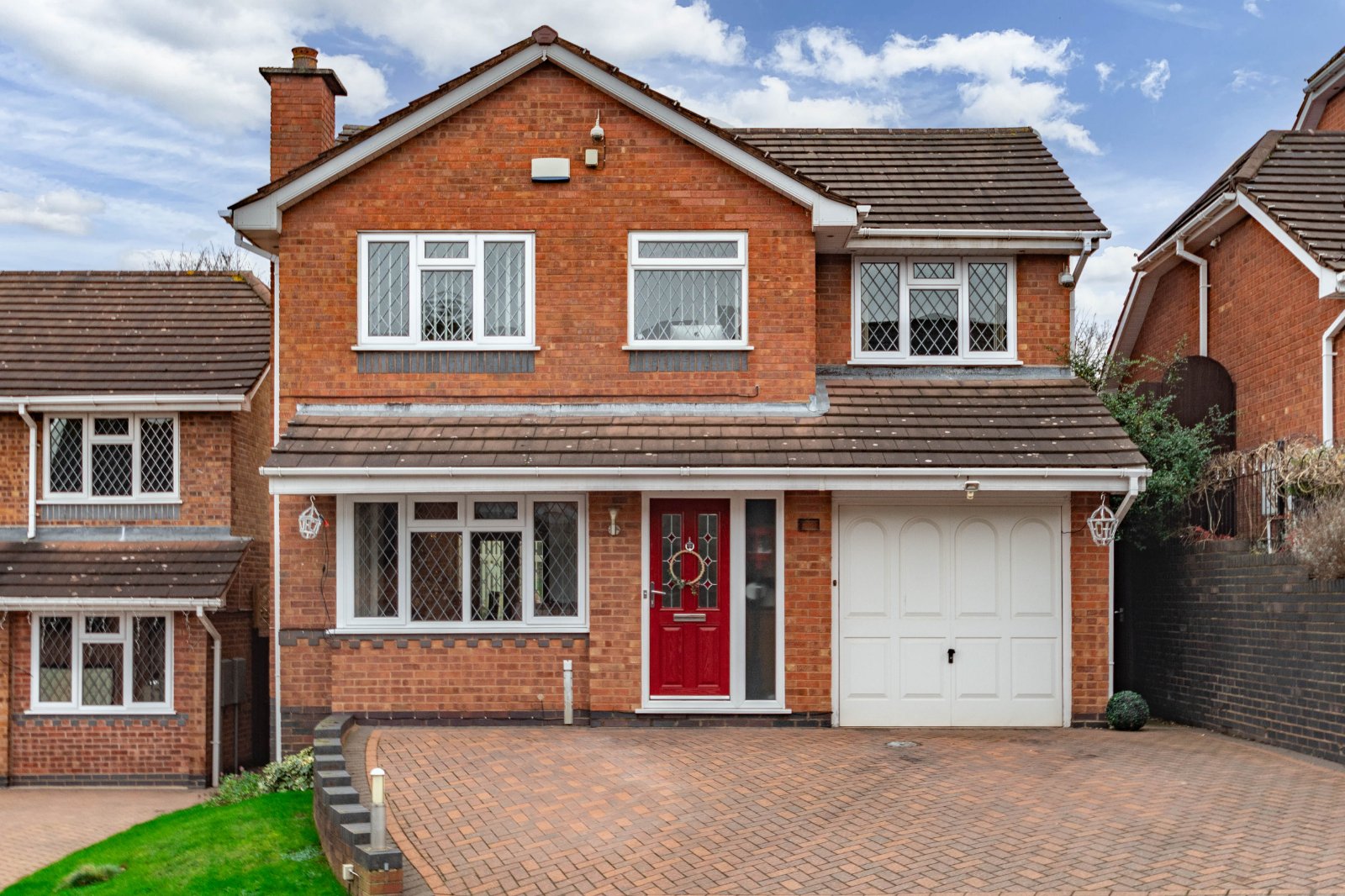 4 bed house for sale in Ormonde Close, Halesowen  - Property Image 1