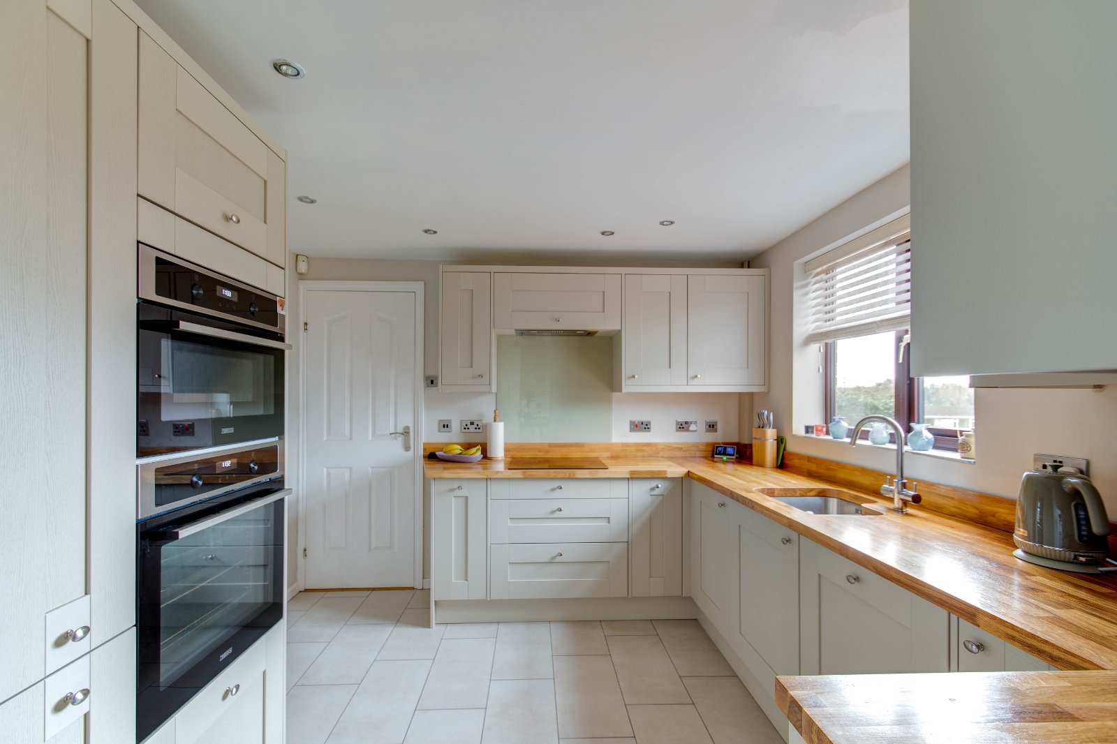 3 bed house for sale in Stow Drive, Brierley Hill 1