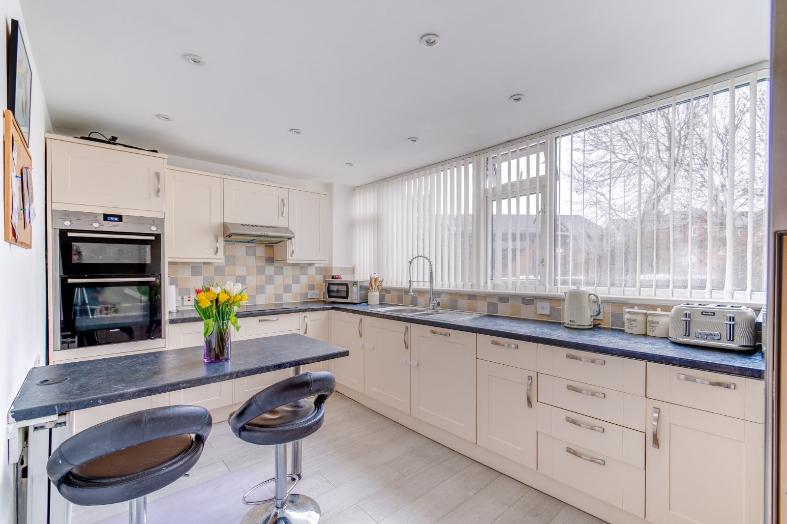 3 bed house for sale in Holly Grove, Stourbridge  - Property Image 2
