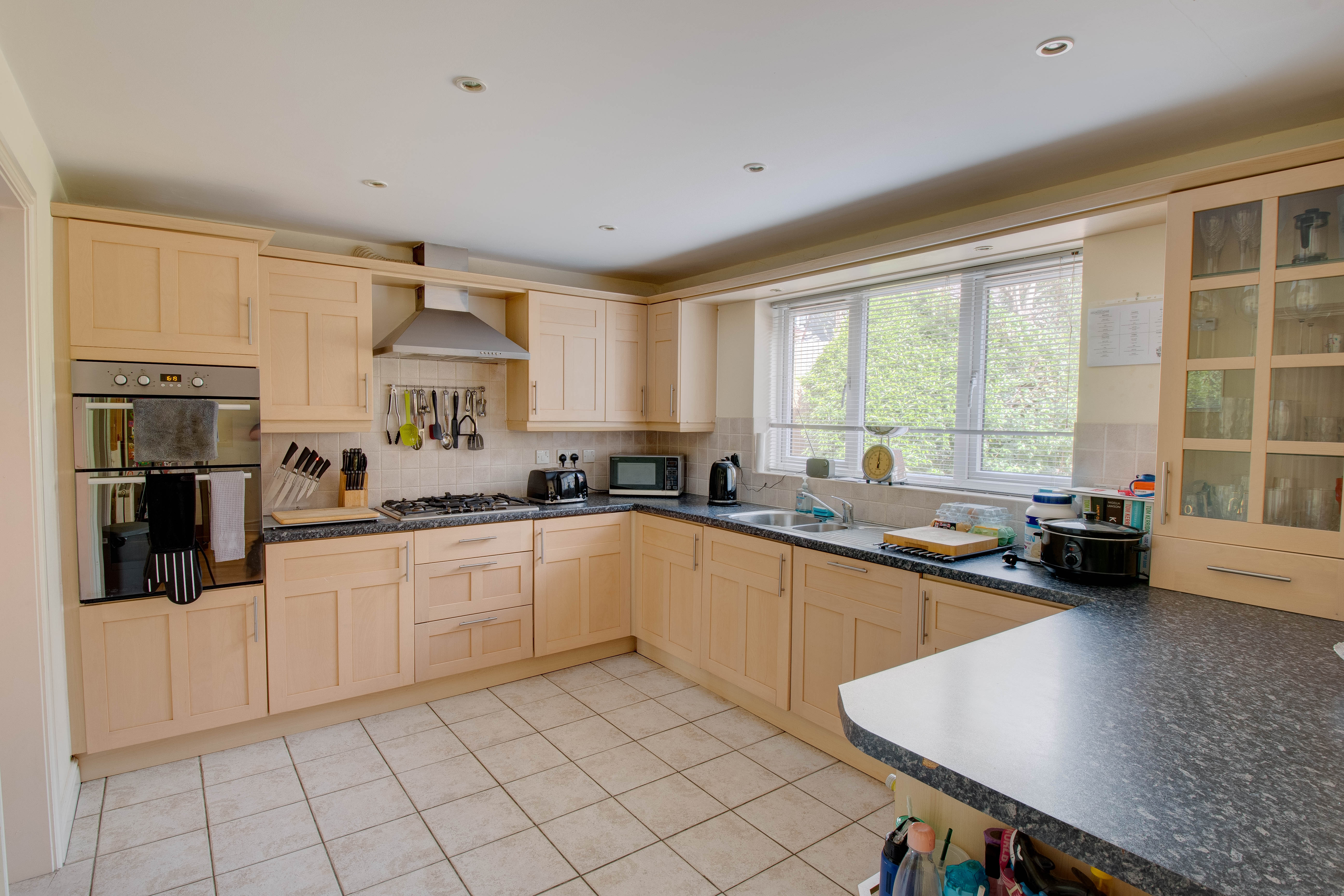 5 bed house for sale in Pear Tree Way, Wychbold  - Property Image 3