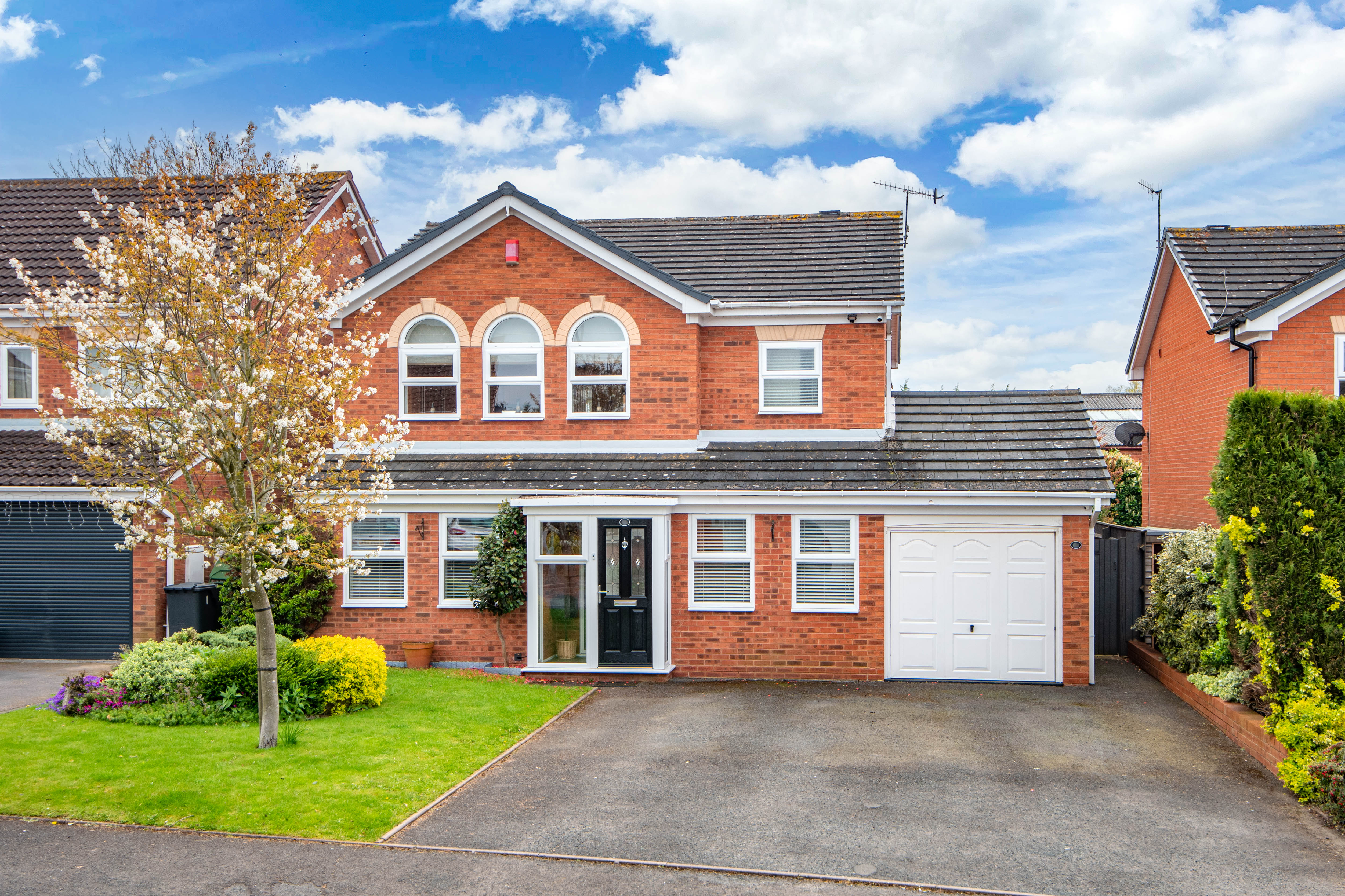 4 bed house for sale in Avoncroft Road, Stoke Heath - Property Image 1