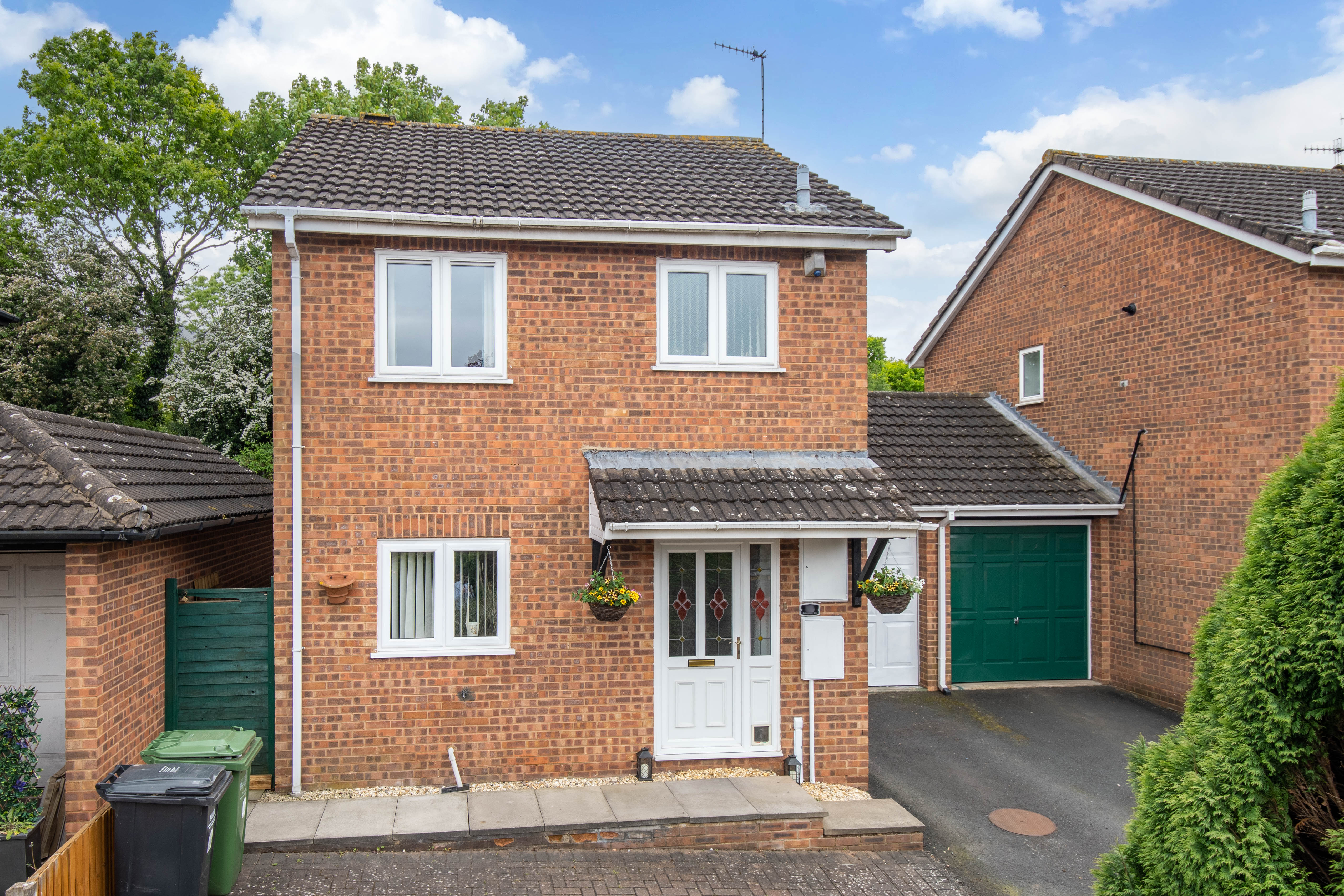 3 bed house for sale in Barns Croft Way, Droitwich  - Property Image 2