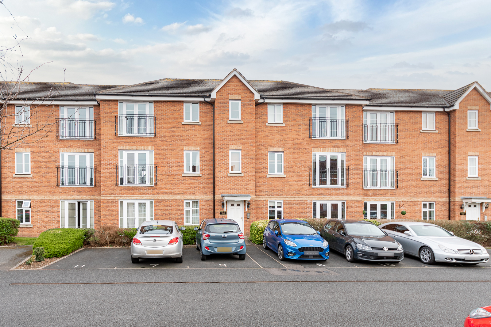 1 bed apartment for sale in Railway Walk, Bromsgrove  - Property Image 1