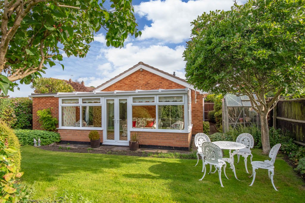 3 bed bungalow for sale in Rosemary Drive, Stoke Prior 2
