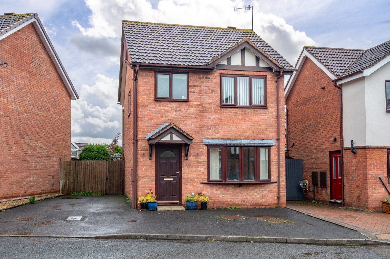 3 bed house for sale in Mill Close, Bromsgrove  - Property Image 1