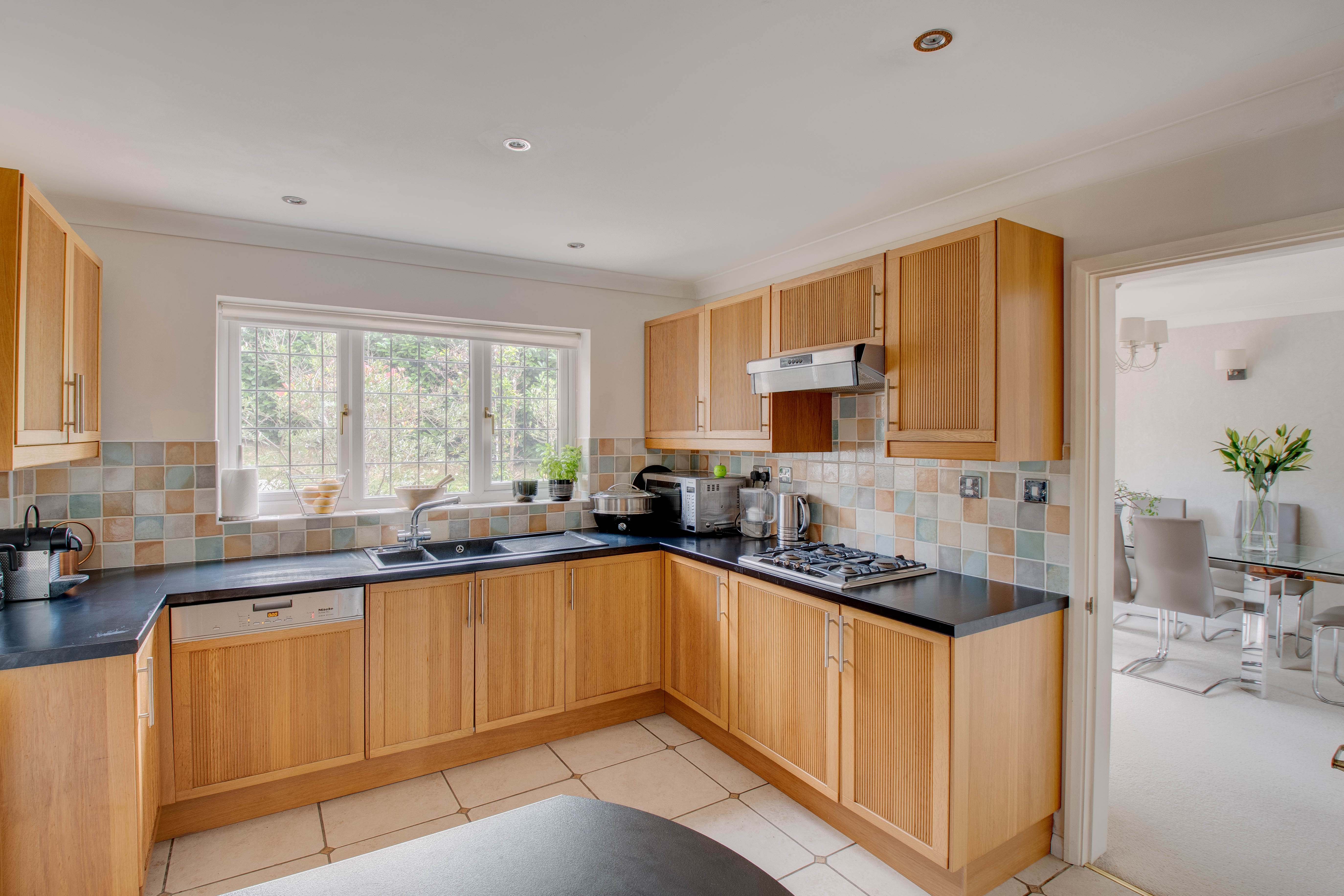 4 bed house for sale in Tythe Barn Close, Stoke Heath 2