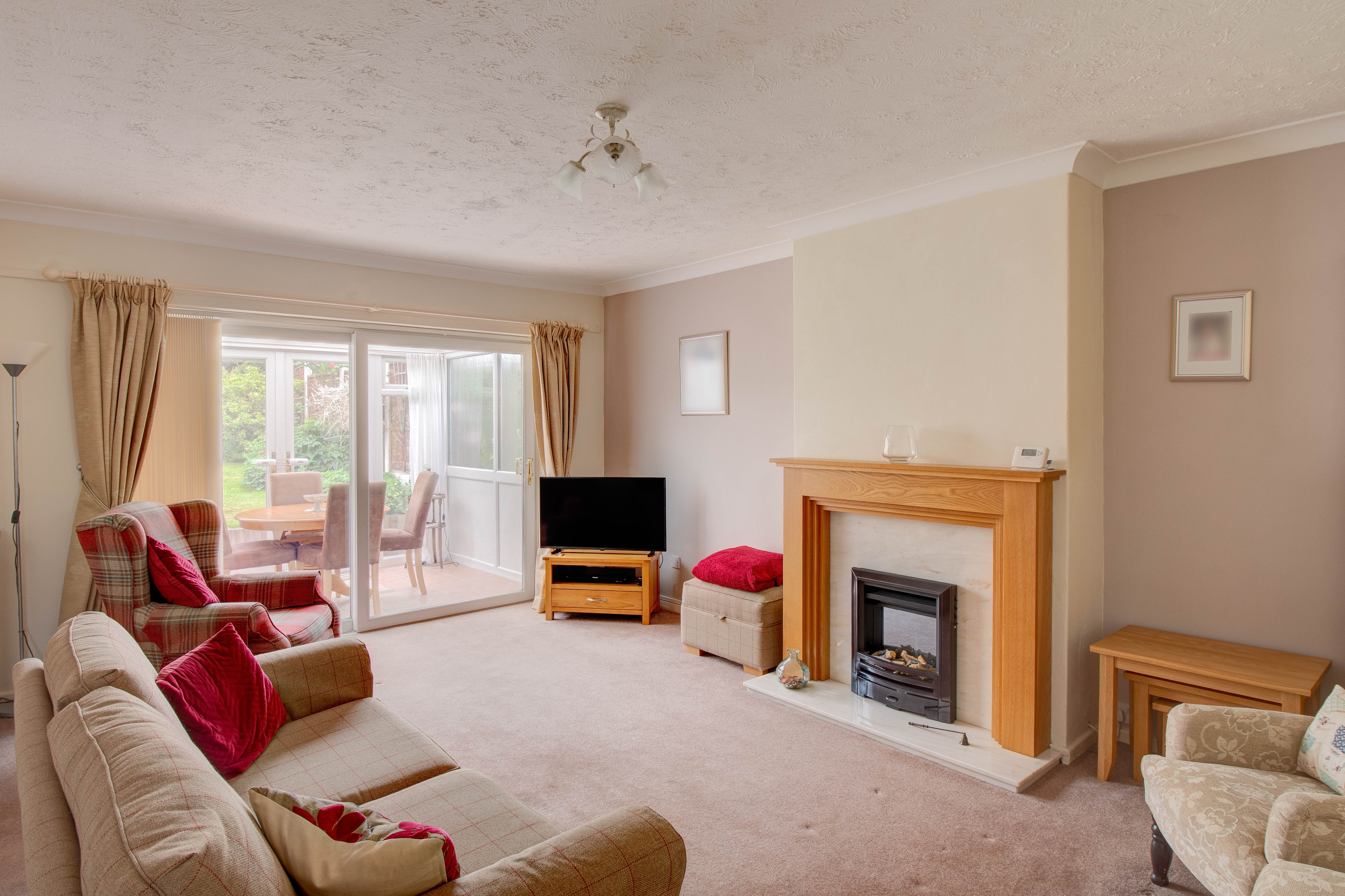 2 bed bungalow for sale in Hampton Avenue, Bromsgrove  - Property Image 2