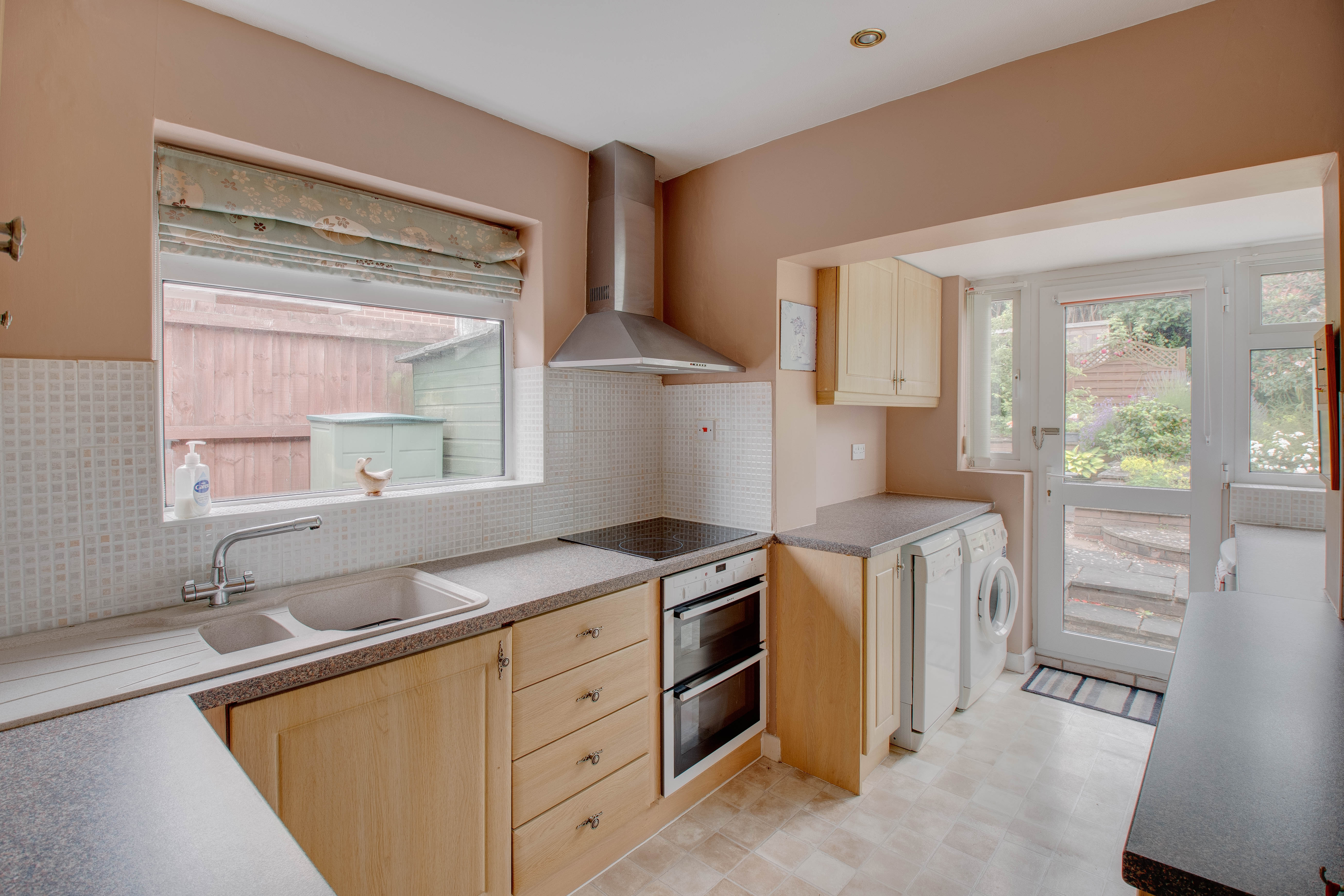 2 bed bungalow for sale in Hampton Avenue, Bromsgrove  - Property Image 3
