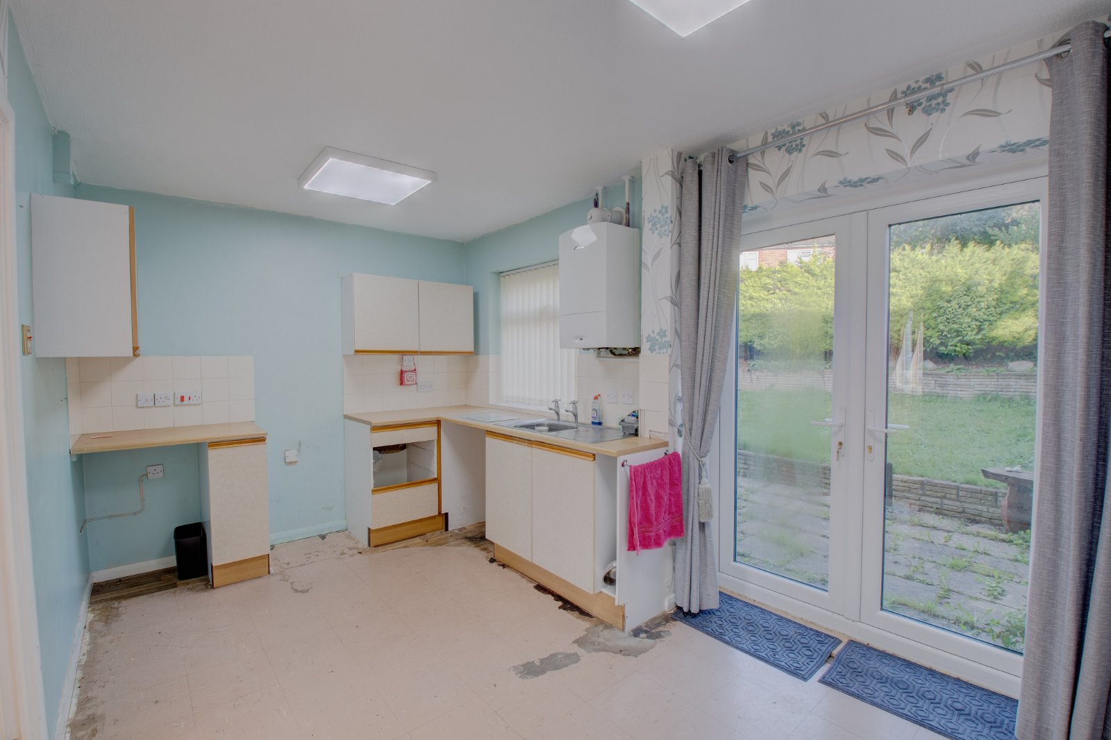 2 bed house for sale in Farmers Road, Bromsgrove 3