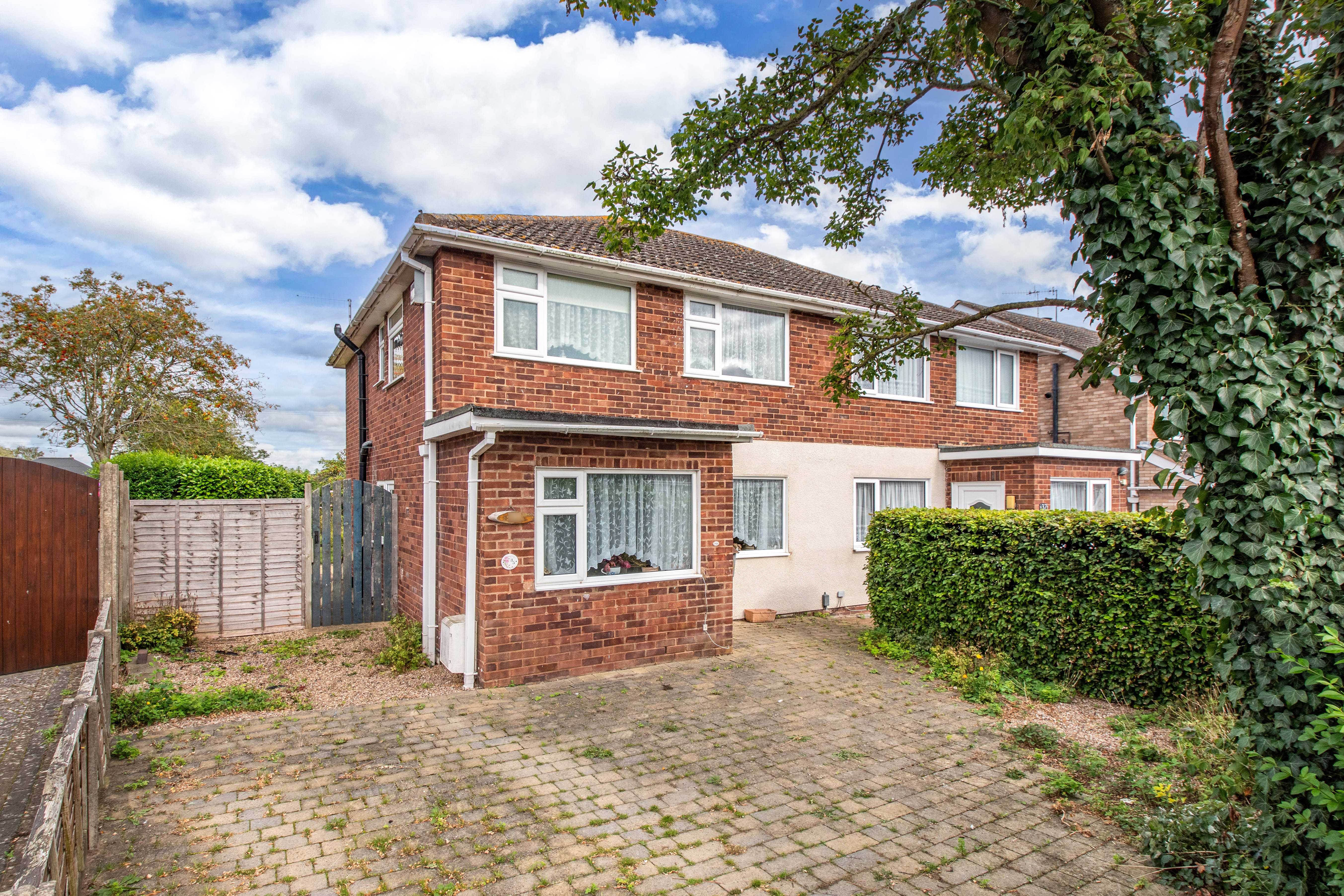 3 bed house for sale in Cloverdale, Stoke Prior  - Property Image 1