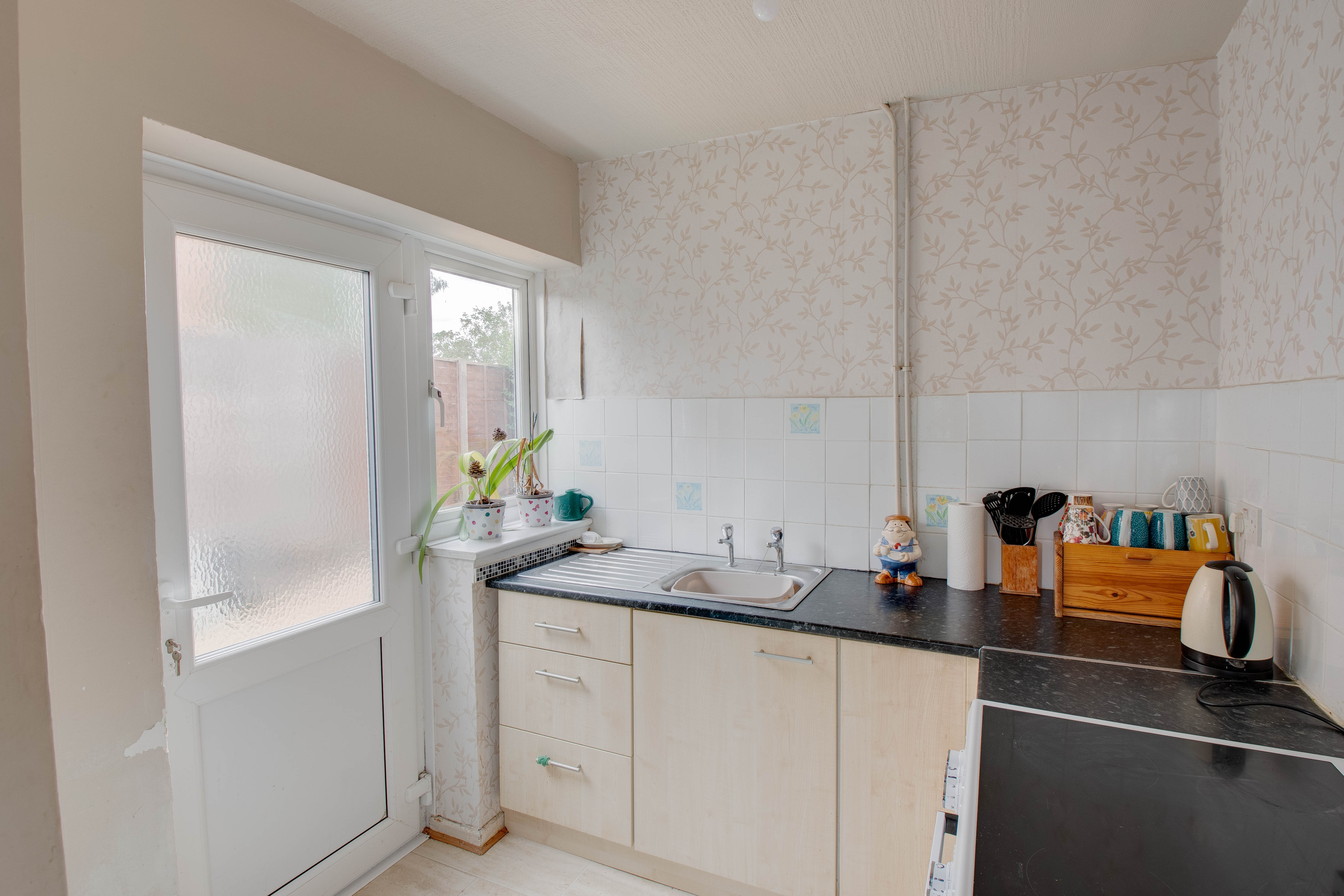 3 bed house for sale in Cloverdale, Stoke Prior 5