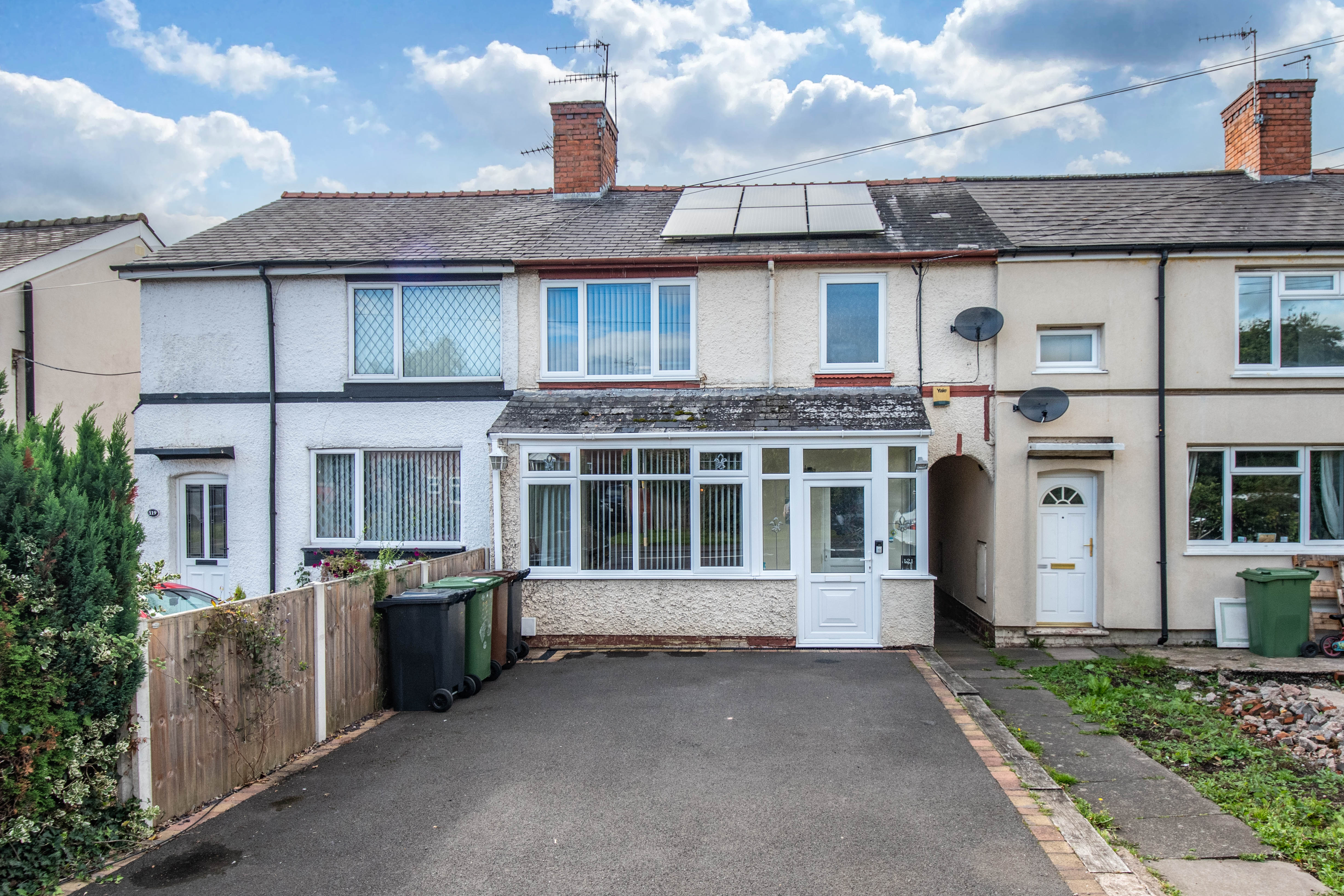 3 bed house for sale in Woodrow Lane, Catshill - Property Image 1