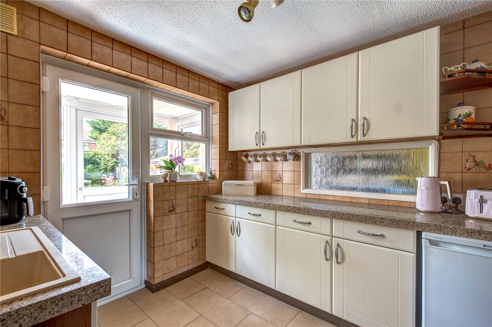 3 bed house for sale in Sandringham Way, Brierley Hill  - Property Image 3