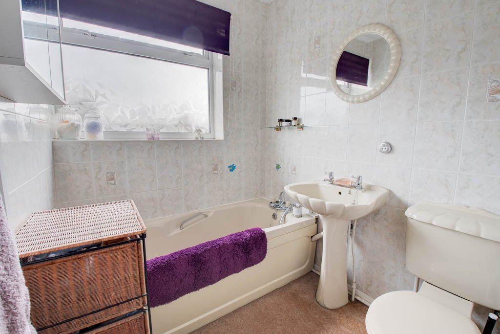 3 bed house for sale in Holly Grove, Bromsgrove  - Property Image 11