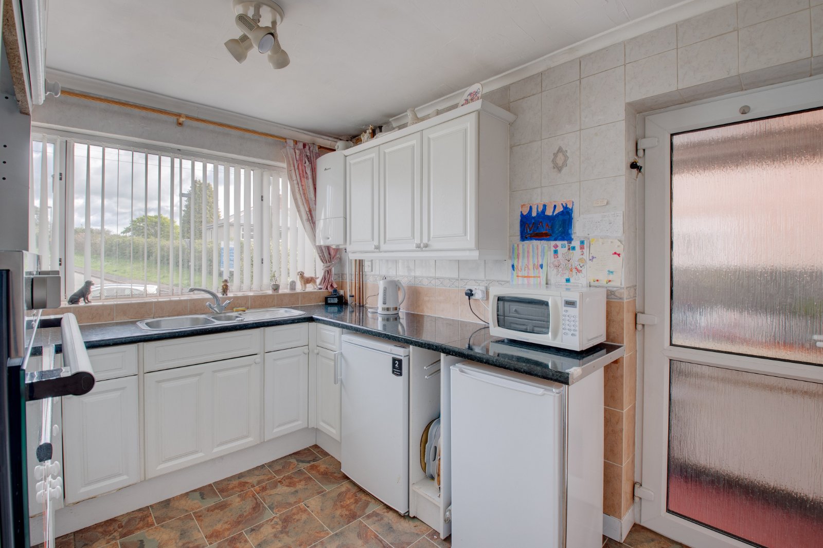 3 bed house for sale in Stourbridge Road, Bromsgrove 4