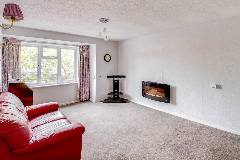 1 bed apartment for sale in The Strand, Bromsgrove 3