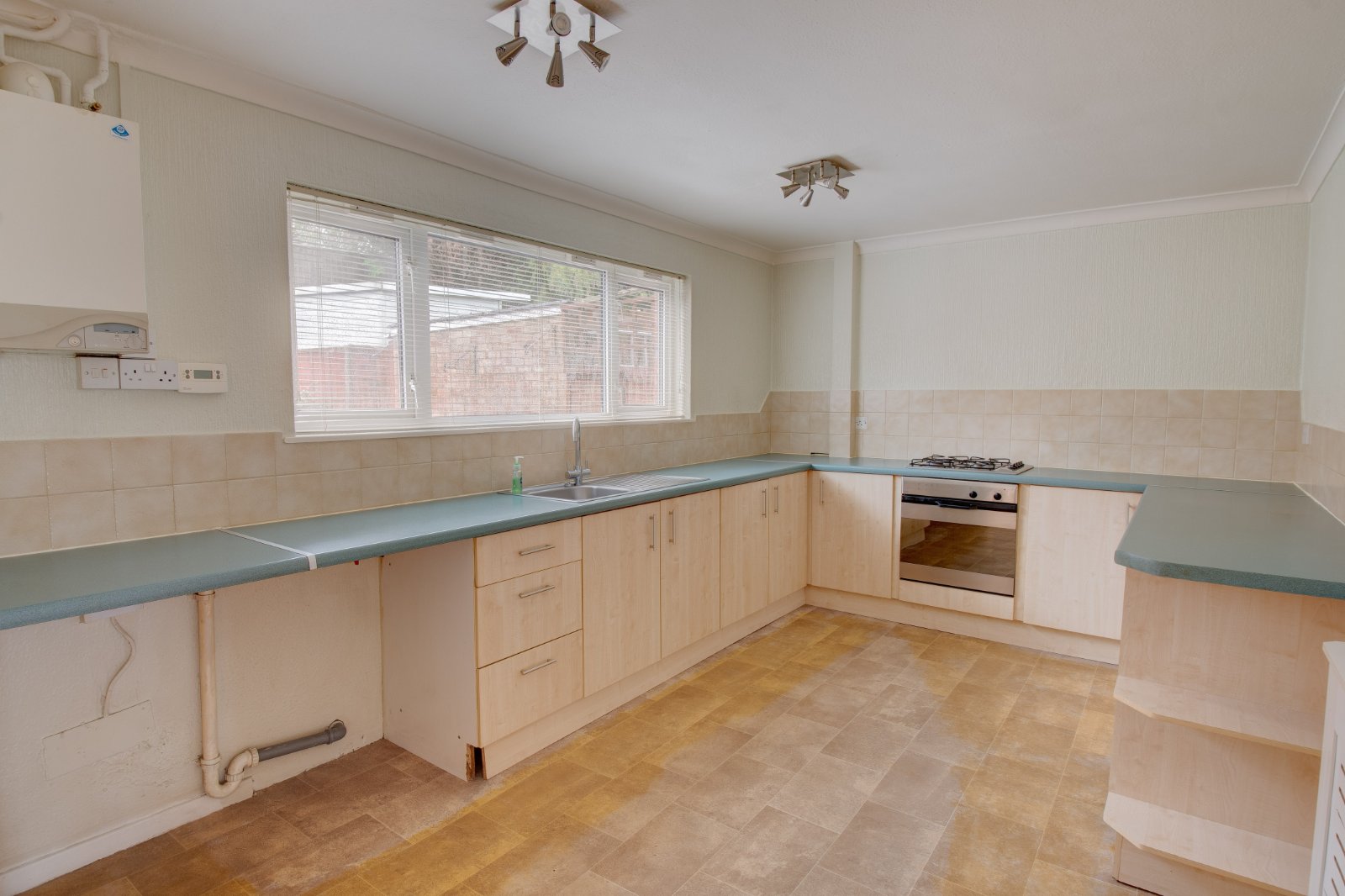 3 bed house for sale in Byron Way, Catshill 3