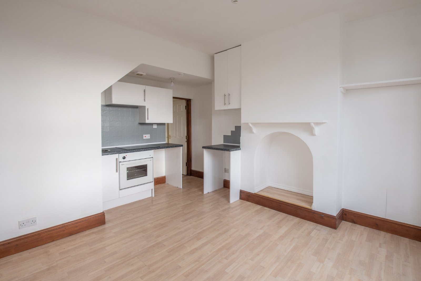 1 bed apartment for sale in Rock Hill, Bromsgrove 3