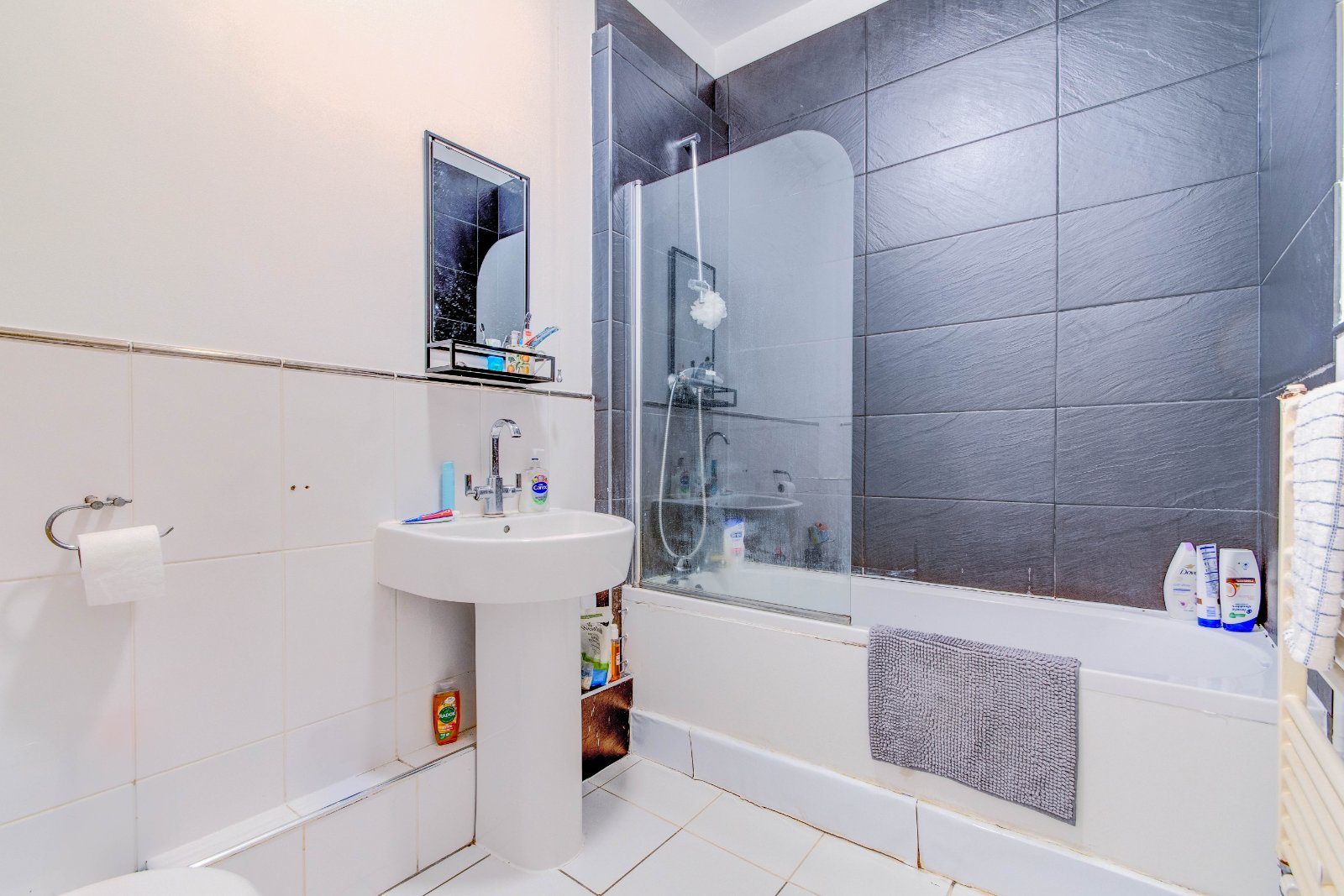 2 bed house for sale in Stoke Road, Bromsgrove  - Property Image 6