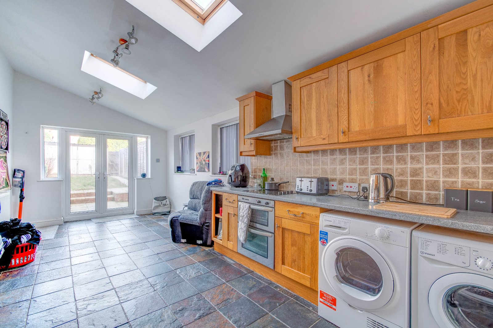 2 bed house for sale in Stoke Road, Bromsgrove 2