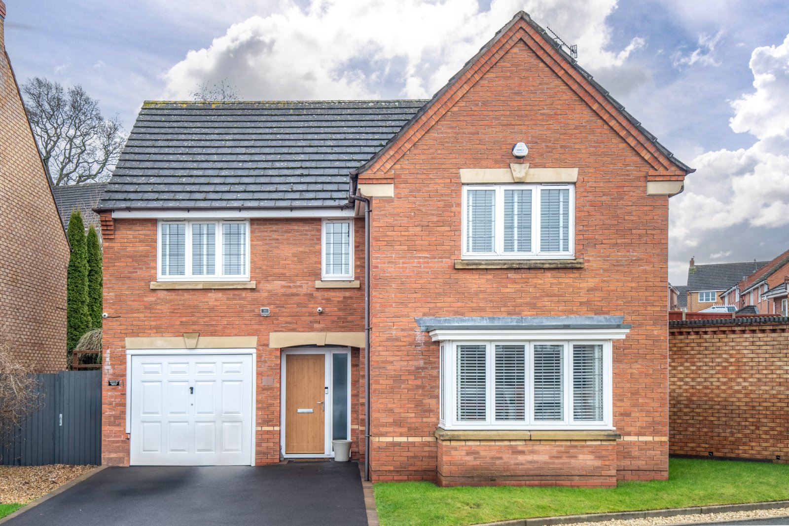 4 bed house for sale in Royal Worcester Crescent, Bromsgrove  - Property Image 1