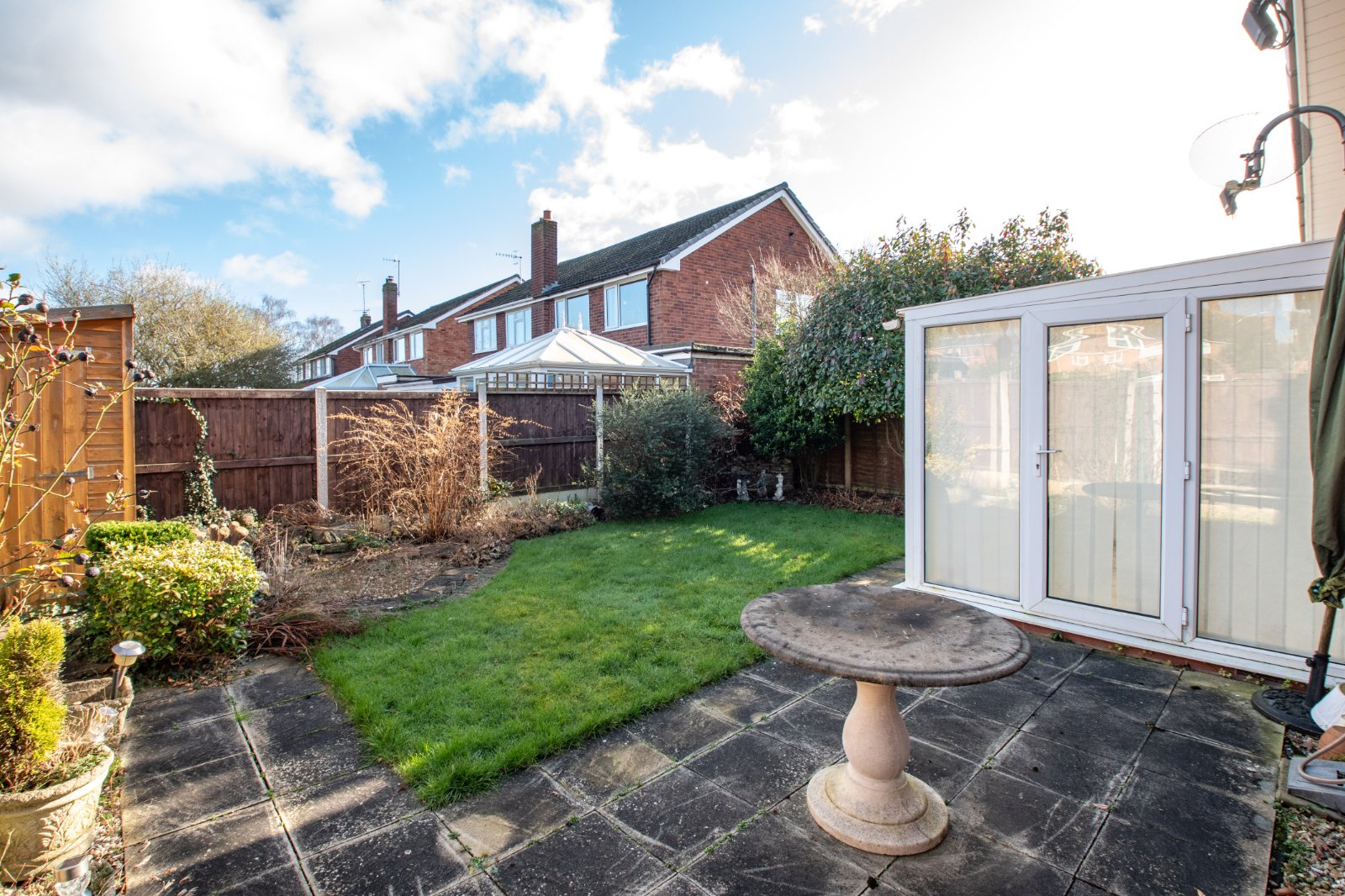 3 bed bungalow for sale in Cloverdale, Stoke Prior 9