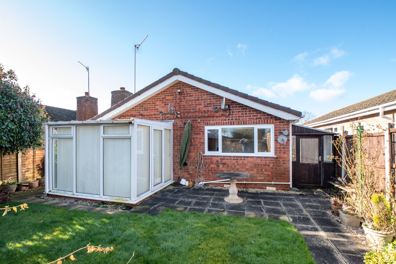 3 bed bungalow for sale in Cloverdale, Stoke Prior 10