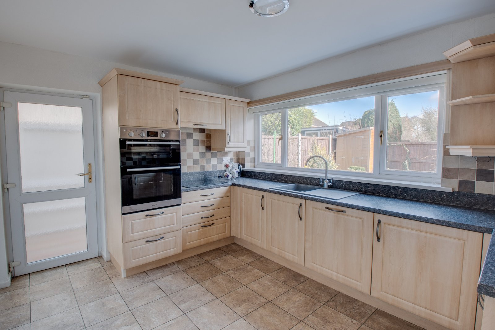 3 bed bungalow for sale in Cloverdale, Stoke Prior 2