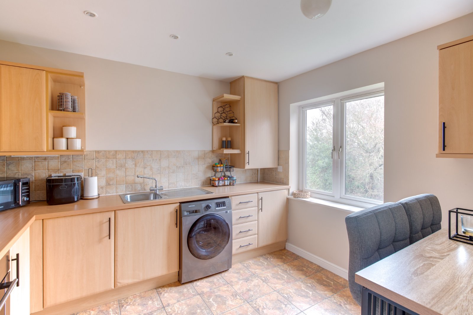 2 bed apartment for sale in Stratford Gardens, Bromsgrove 3