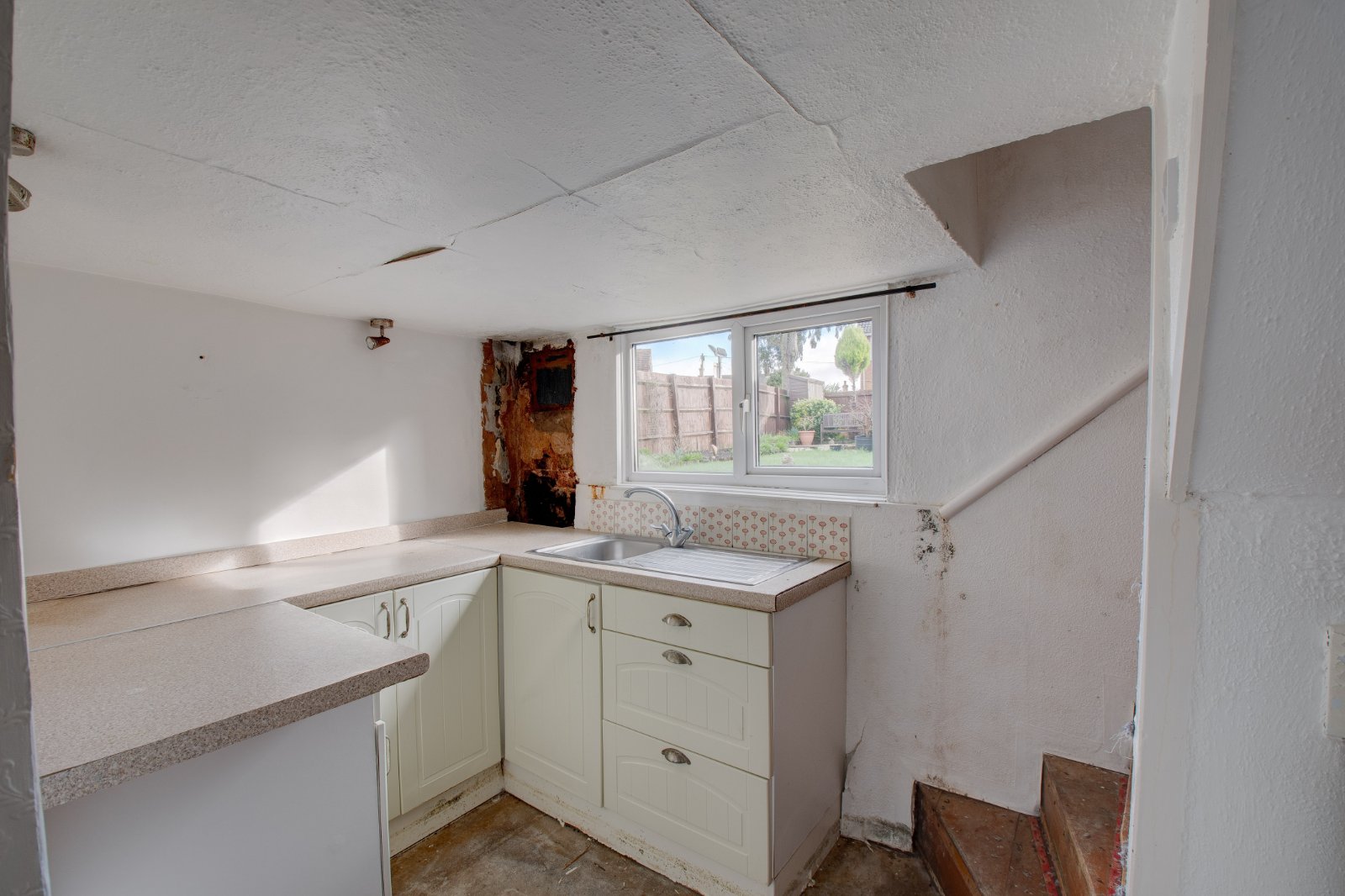 2 bed cottage for sale in Birmingham Road, Lickey End 2