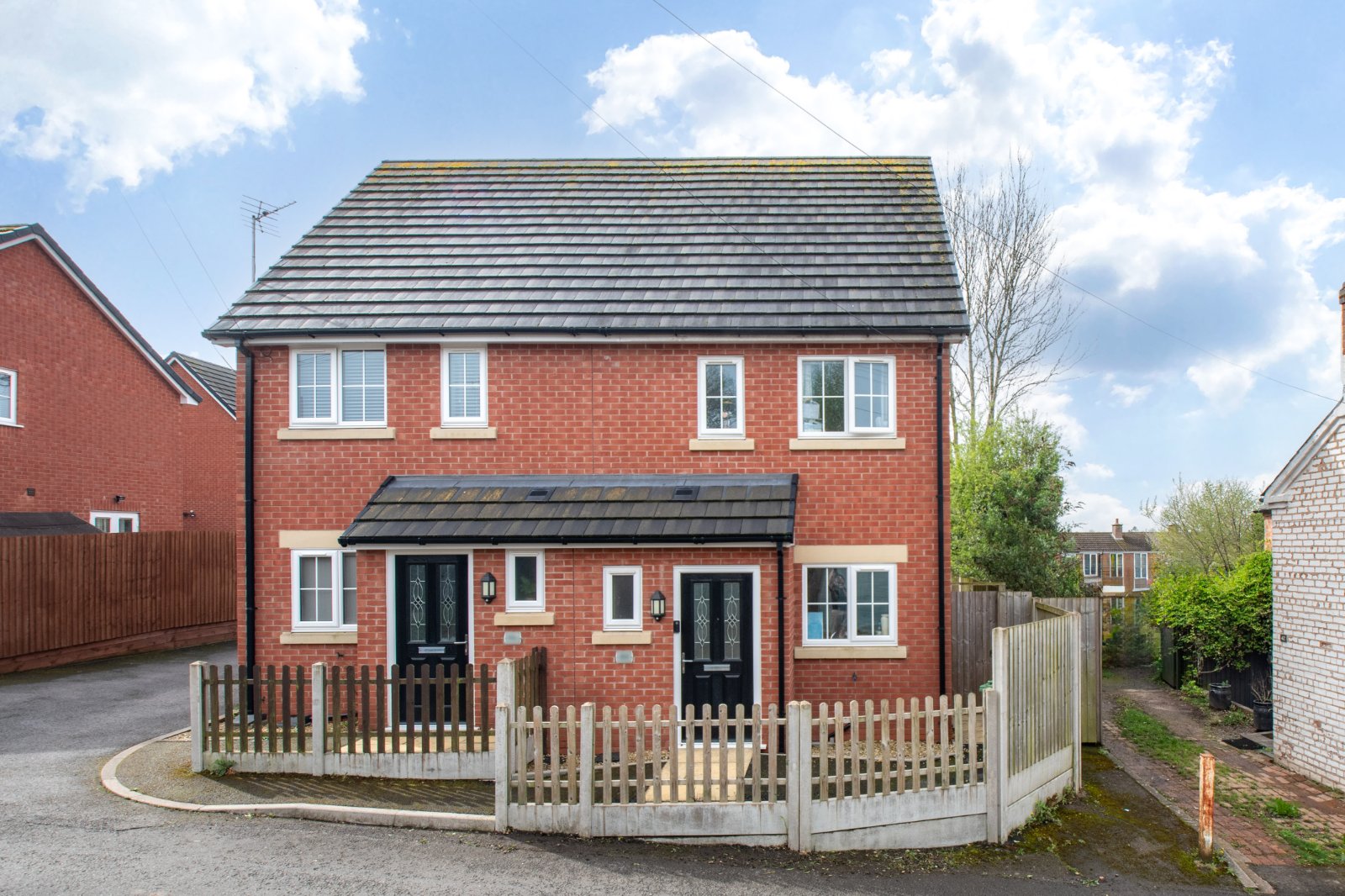 3 bed house for sale in Bewell Head, Bromsgrove  - Property Image 1