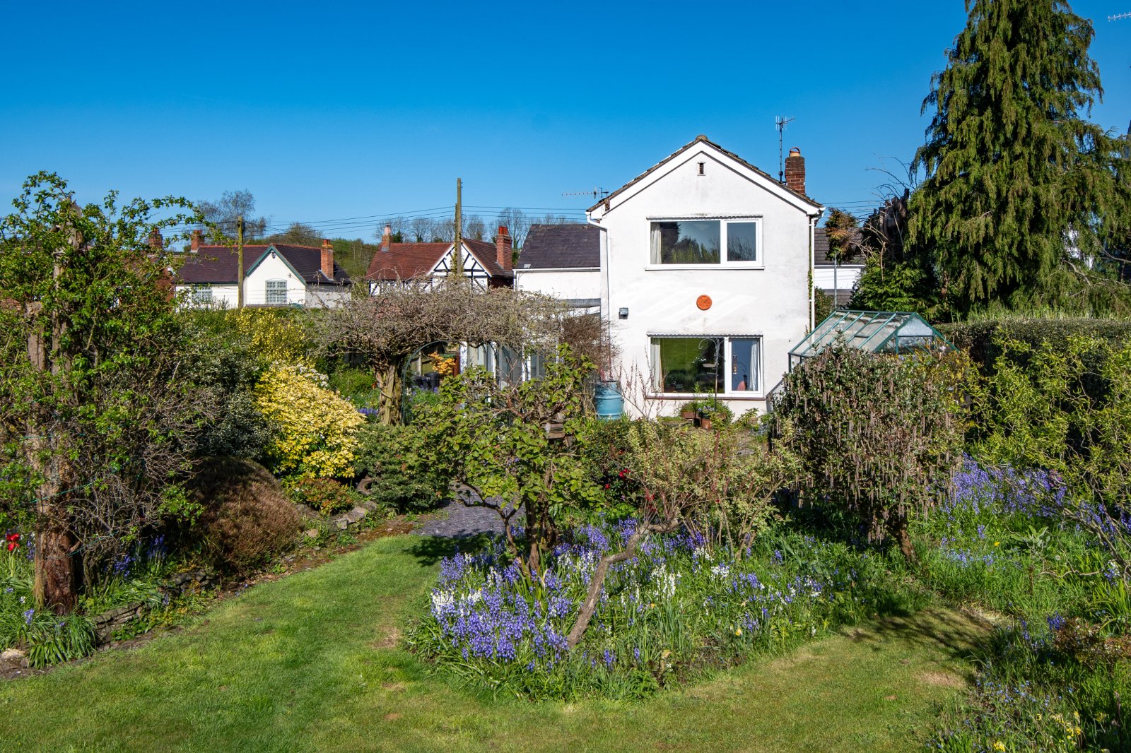 4 bed cottage for sale in Meadow Road, Catshill 15