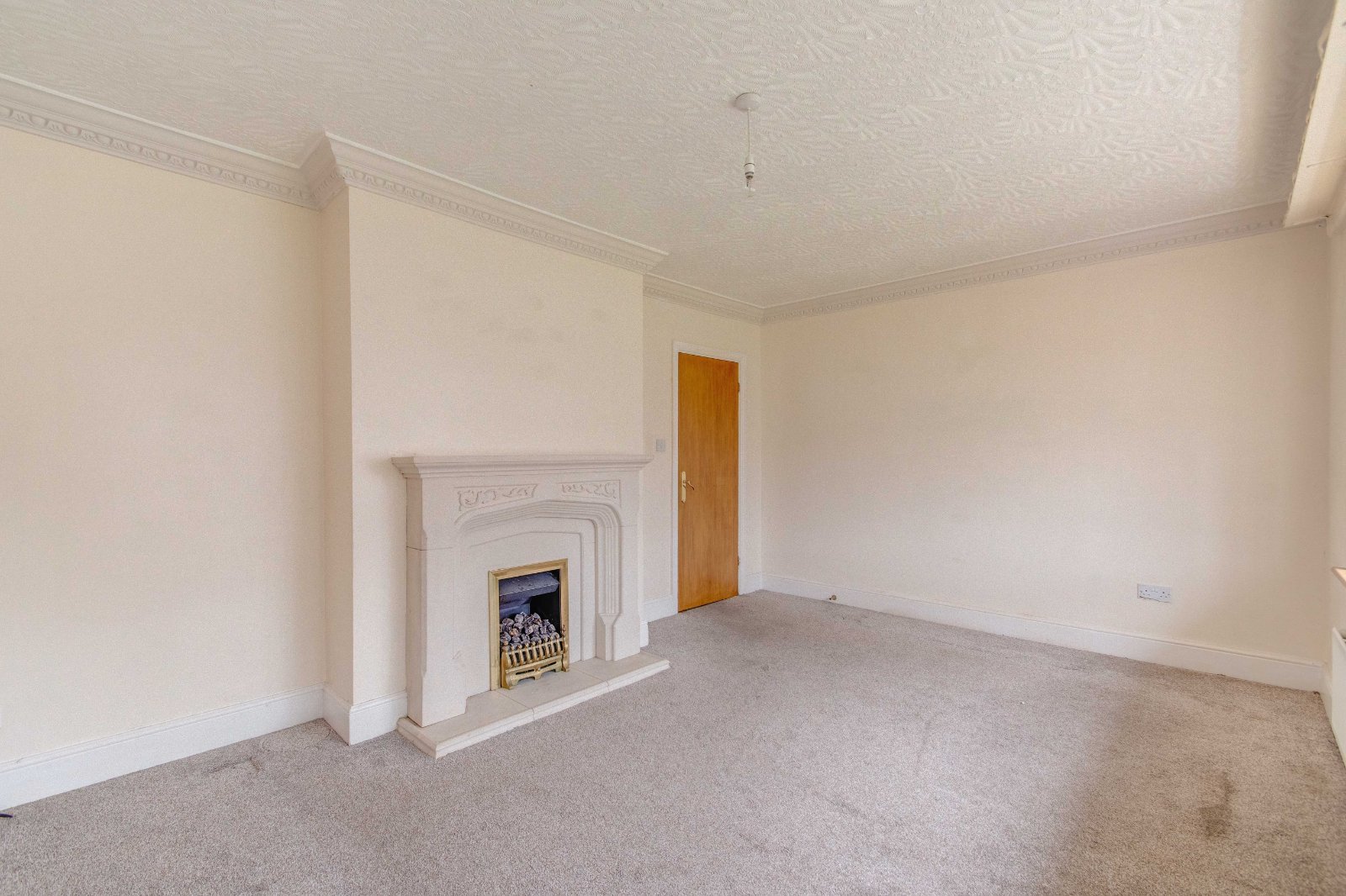 3 bed house to rent in Downsell Road, Webheath  - Property Image 2