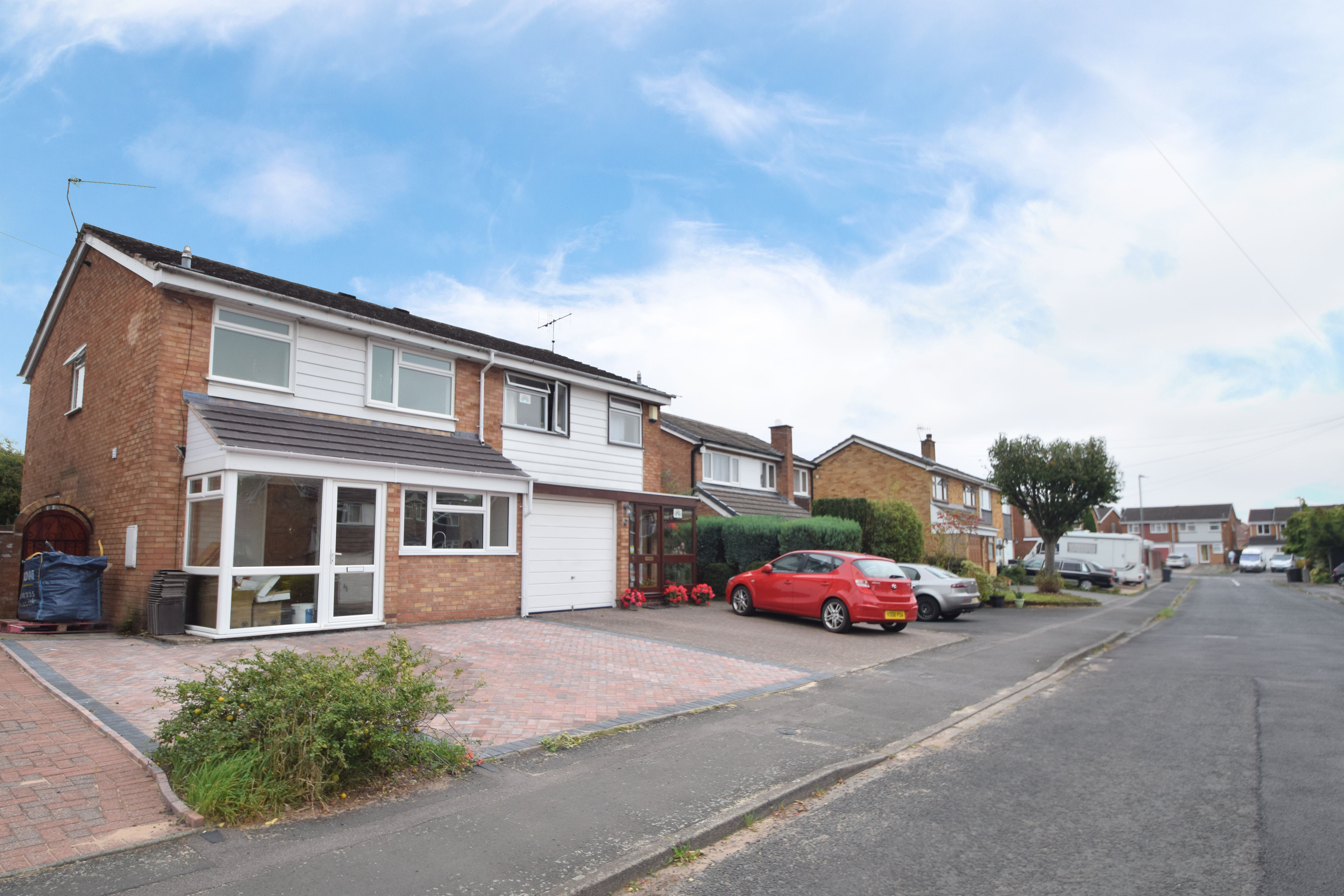3 bed house to rent in Chadcote Way, Catshill - Property Image 1