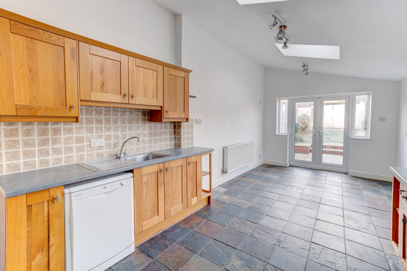 2 bed house to rent in Stoke Road, Bromsgrove  - Property Image 4