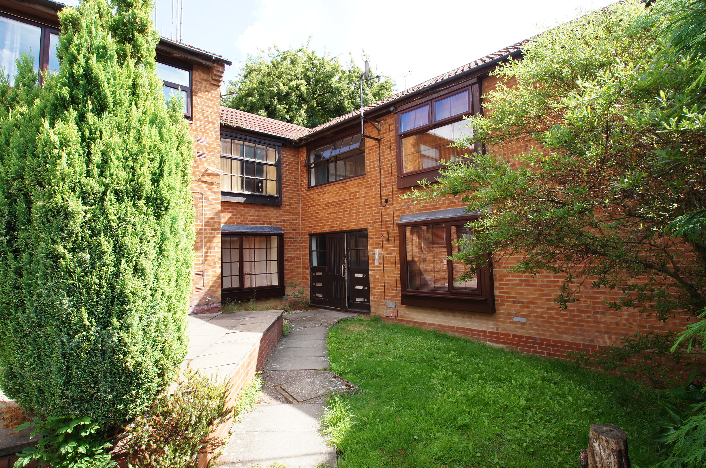 1 bed apartment for sale in Avonbank Close, Hunt End - Property Image 1