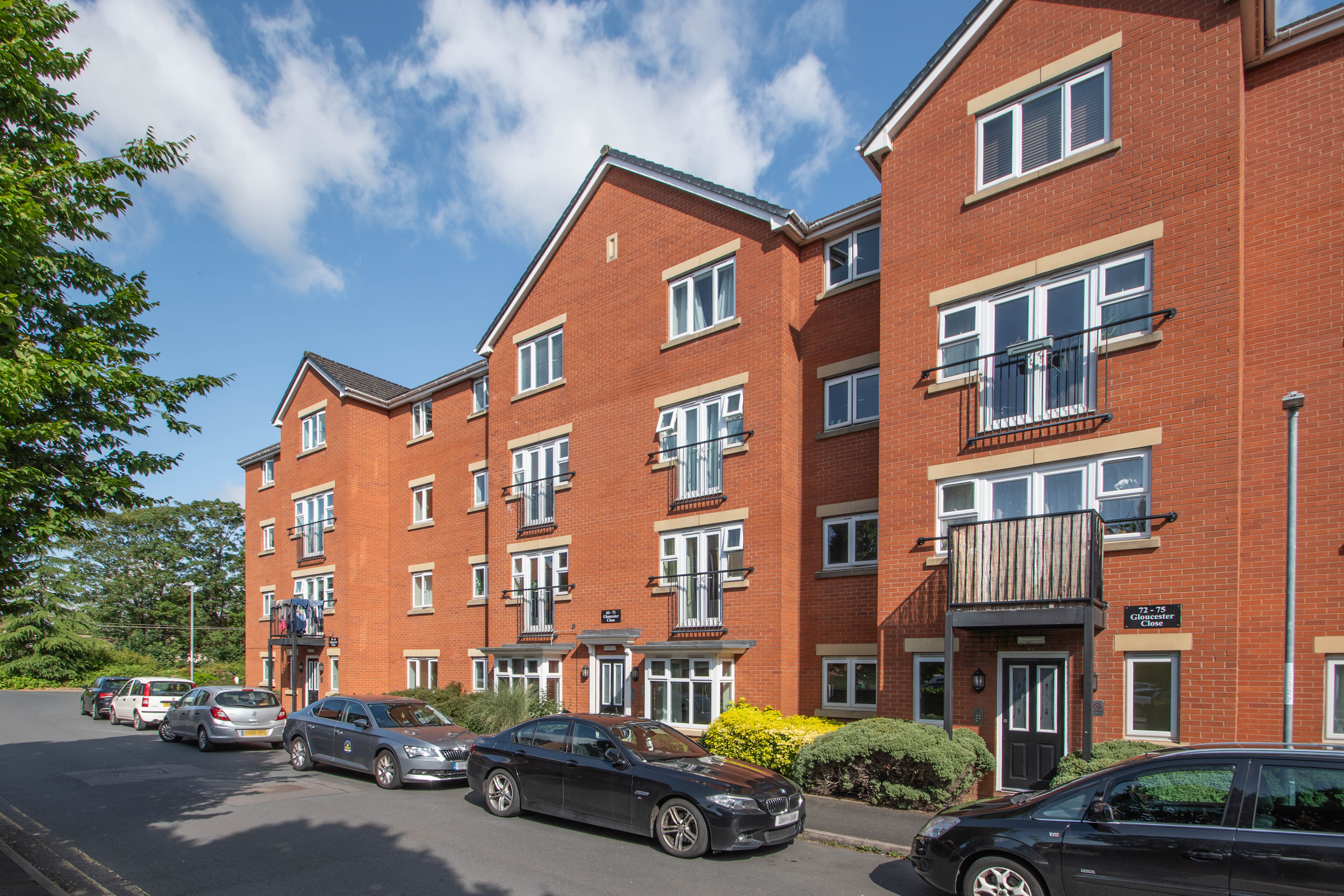 2 bed apartment for sale in Gloucester Close, Enfield - Property Image 1