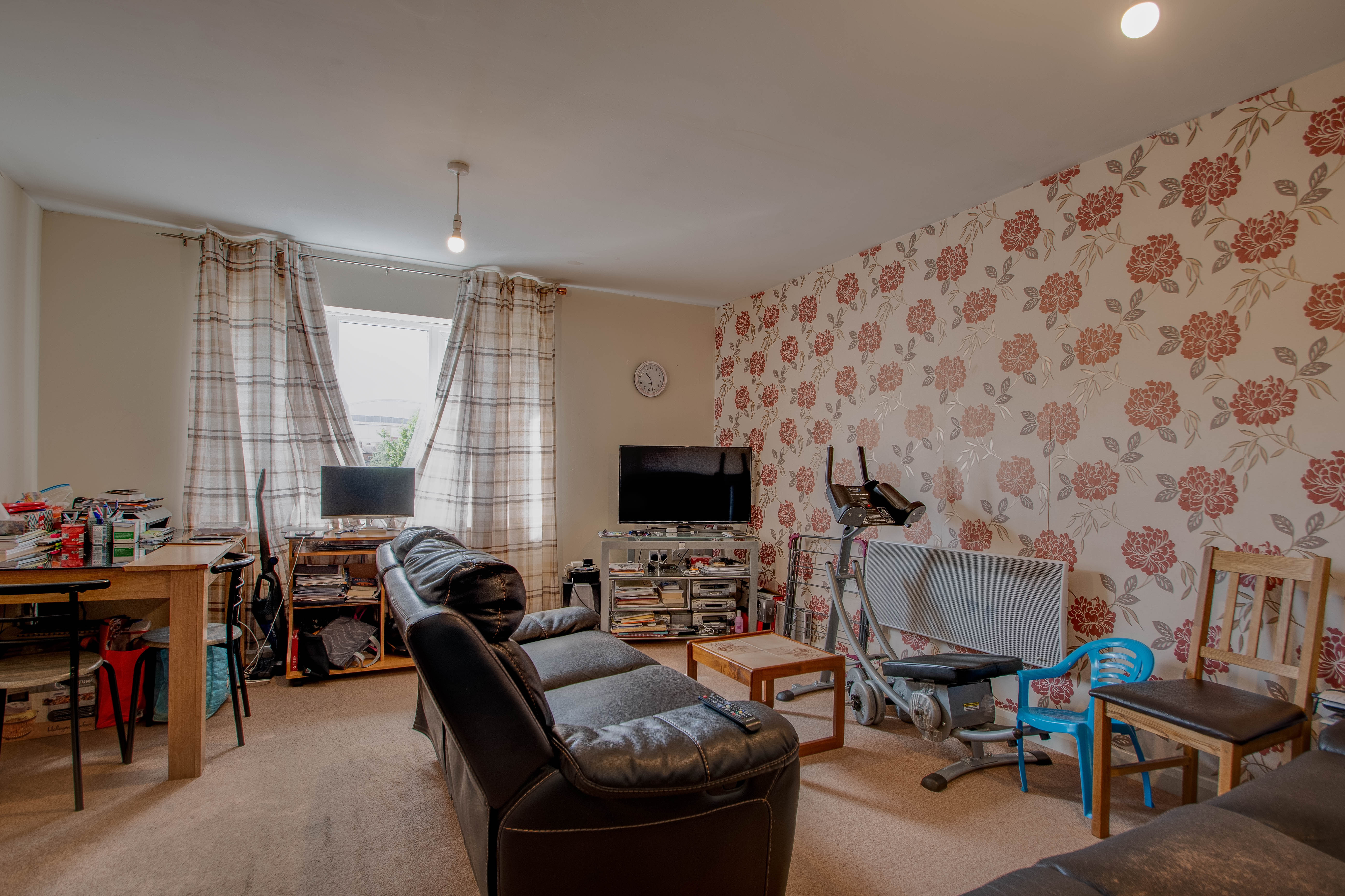 2 bed apartment for sale in Gloucester Close, Enfield 8